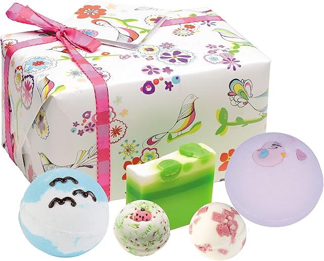 Bomb Cosmetics Three Little Birds Handmade Wrapped Bath and Body Gift Pack, Contains 5-Pieces, 480 g [Contents/Packaging May Vary]