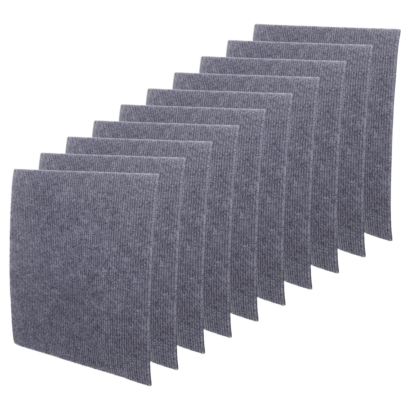 Dalles de moquette autocollantes pour rénover facilement un sol abîmé gris foncé