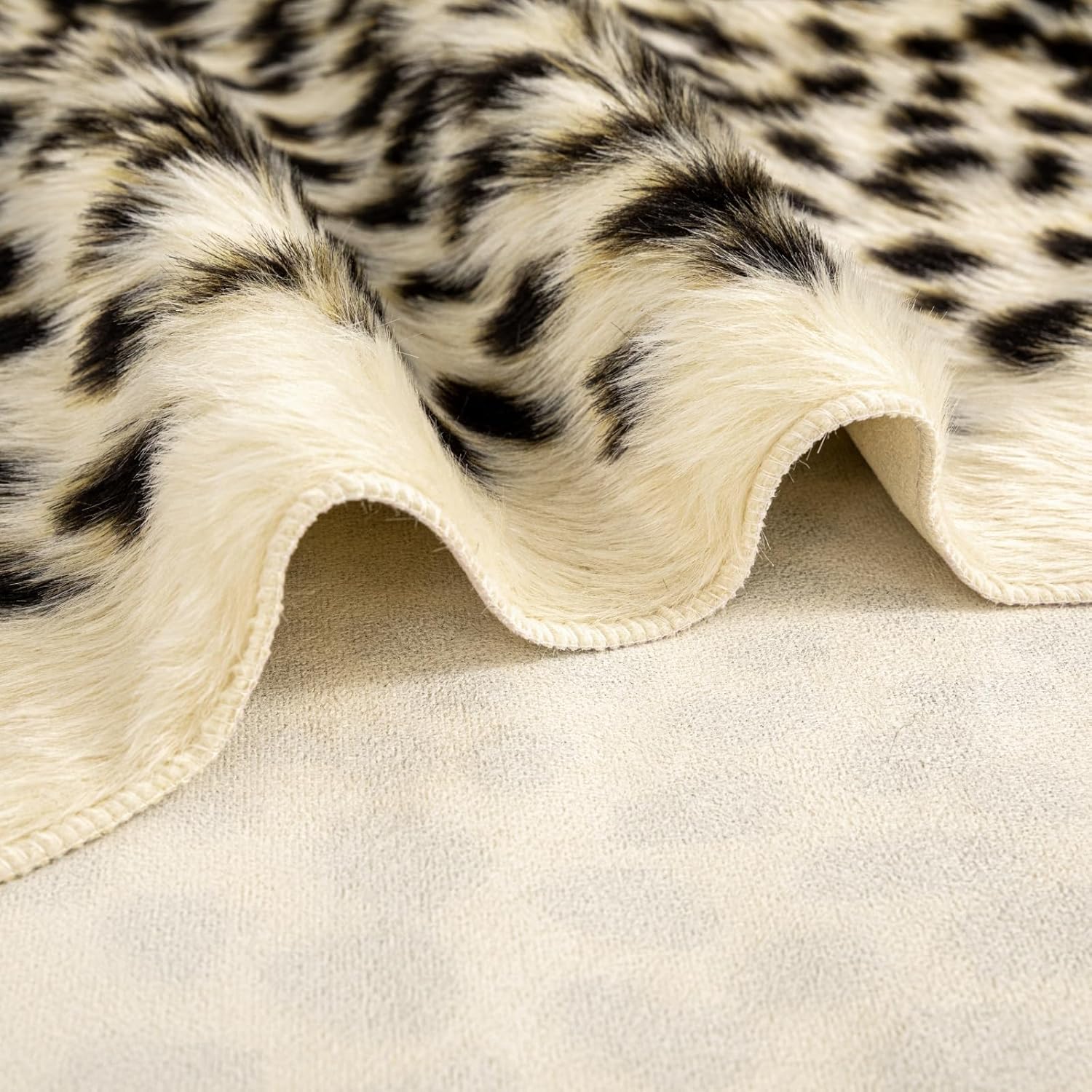 Asuprui Cheetah Print Area Rug – Soft Leopard Rug Animal Print Cowhide Rug for Kids' Room Decor, Playroom or Nursery (5.3 x 6.7 Ft)