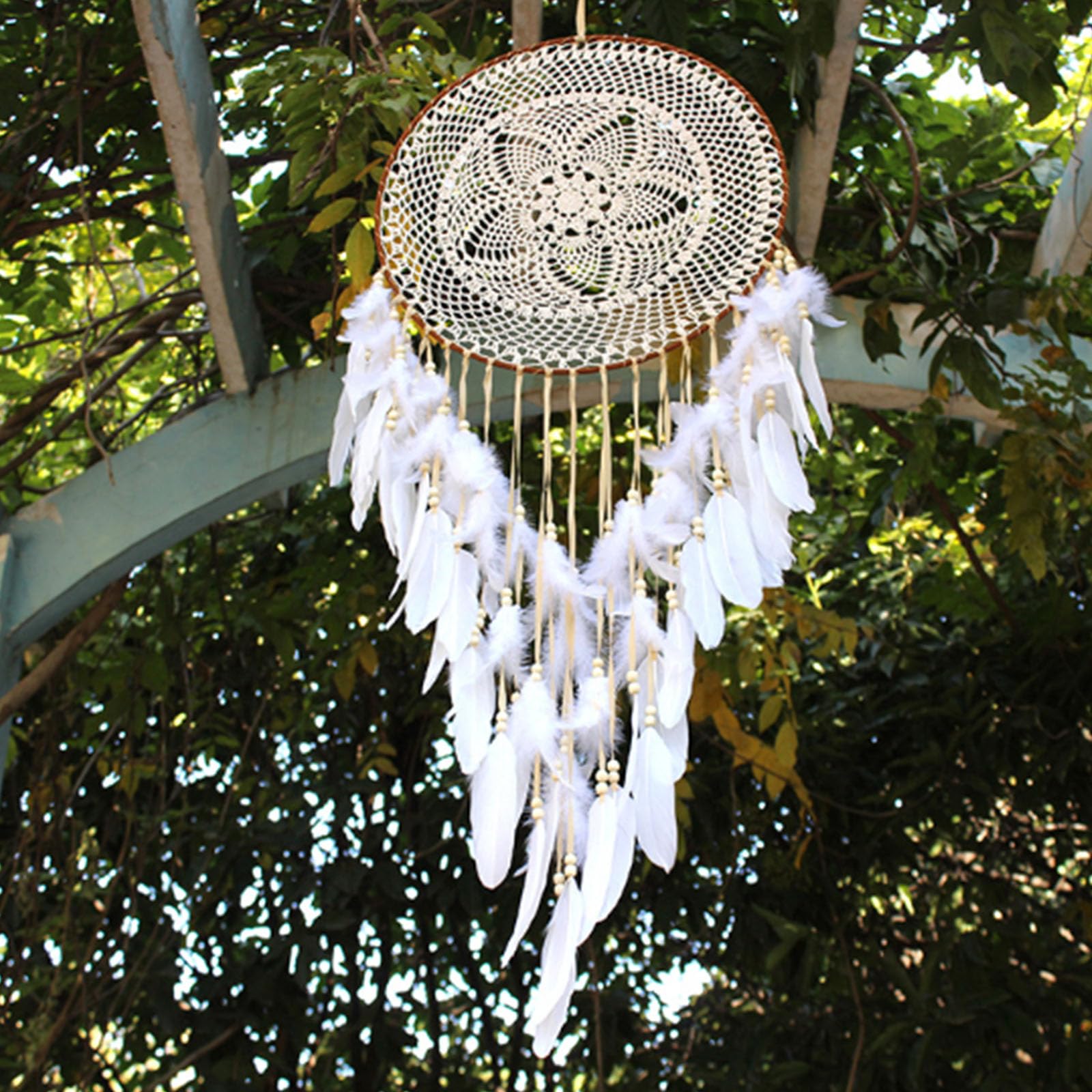 Europäischer und amerikanischer kreativer Haken-Blumen-Traumfänger, Feder-Windspiel, Dekoration für Zuhause, Veranda-Innendekoration, Hochzeitshintergrund, großer Anhänger
