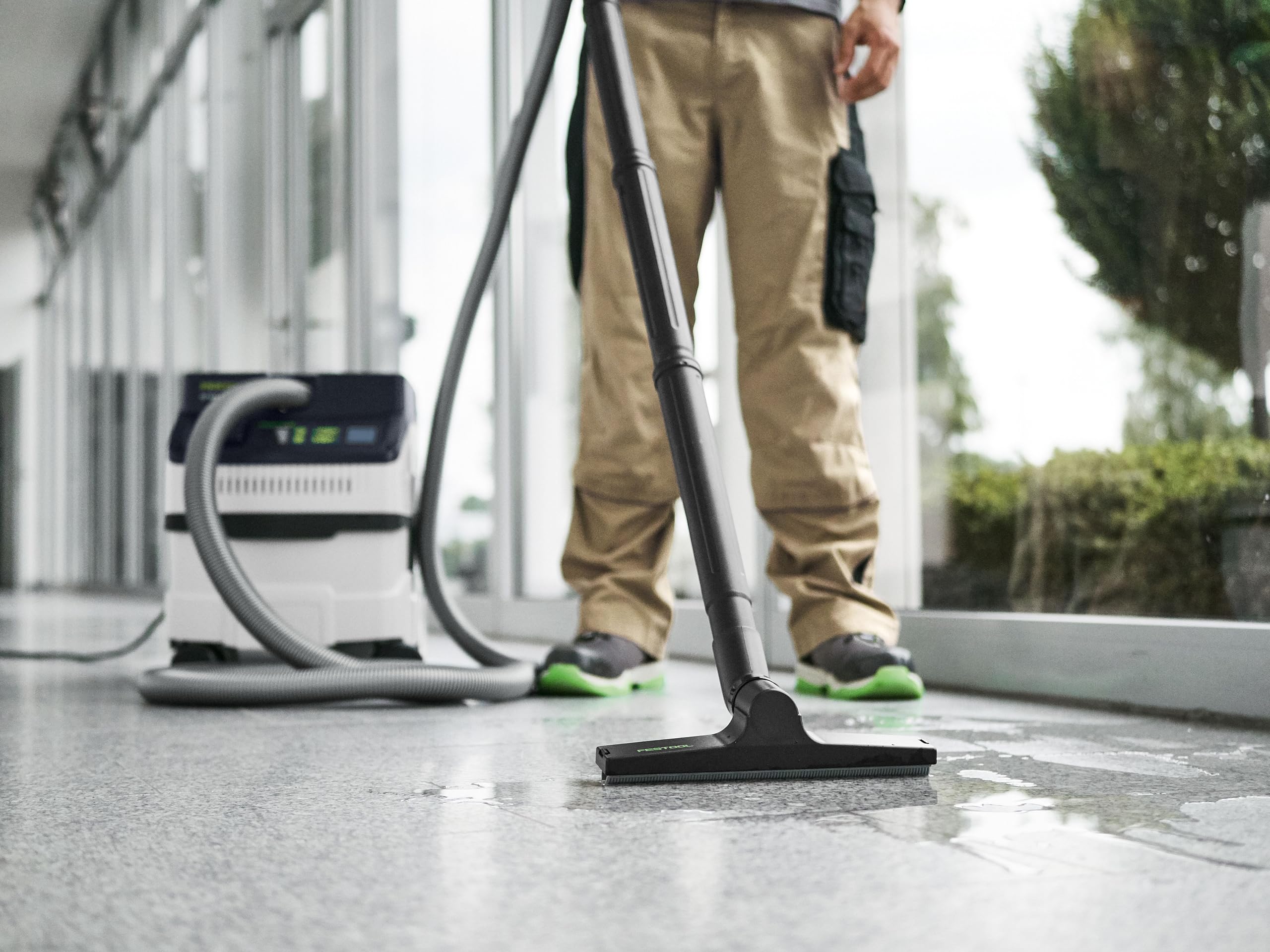 Festool Cleantec CT 15 E - Aspirapolvere a umido e secco, contenitore da 15 l, compatto e mobile, con accessori, funzione antistatica, ideale per officina, cantiere e auto