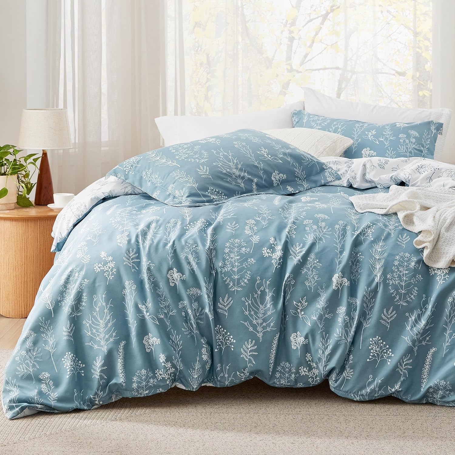 Bedsure Oversized Queen Comforter Set - Mineral Blue Bed Set, 3 Pieces Cute Floral Bedding, 1 Soft Reversible Botanical Flowers Comforter and 2 Pillow Shams Oversized Queen 11 - Mineral Blue