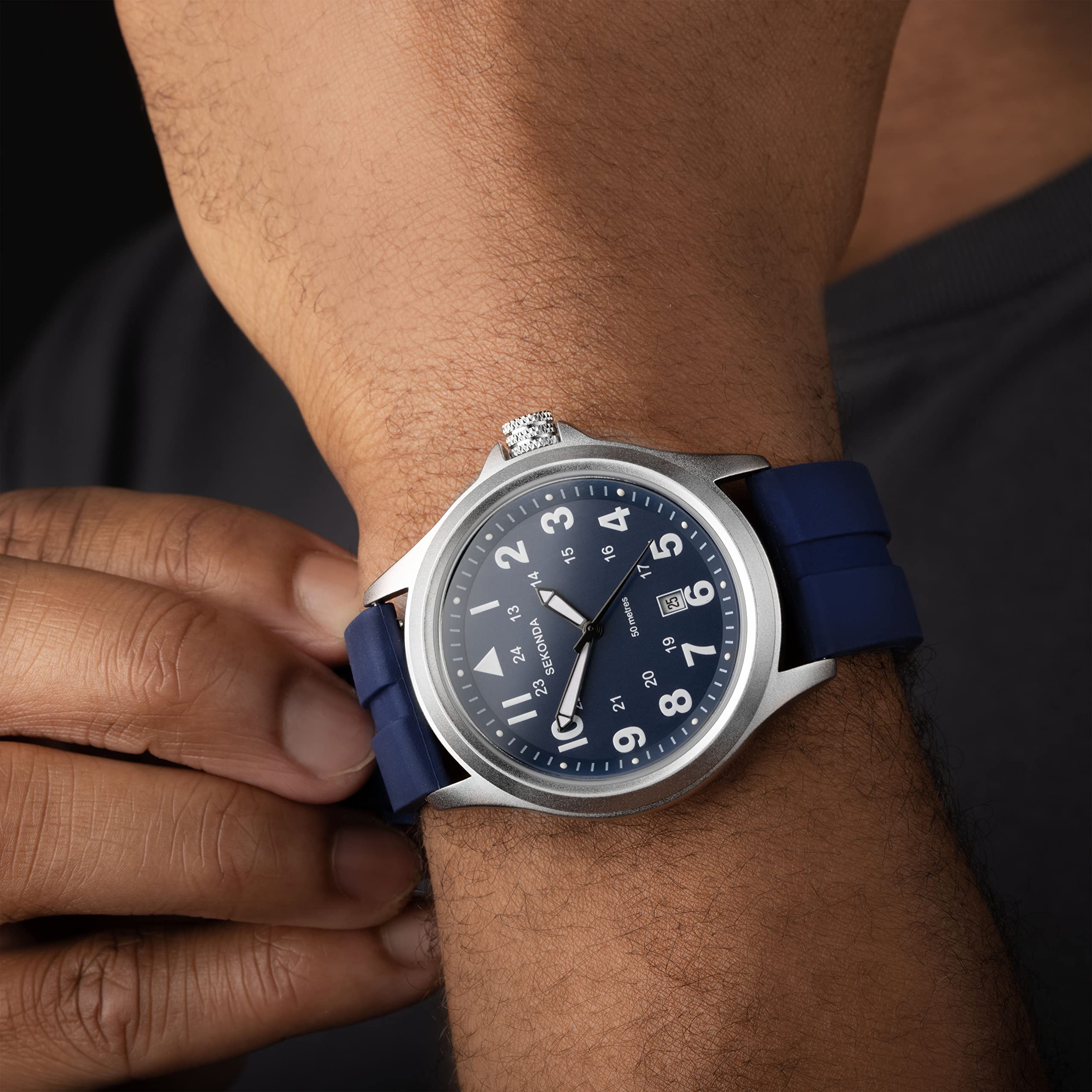 Sekonda Altitude Męski zegarek kwarcowy 43 mm w kolorze czarnym z analogowym wyświetlaczem daty i czarnym gumowym paskiem