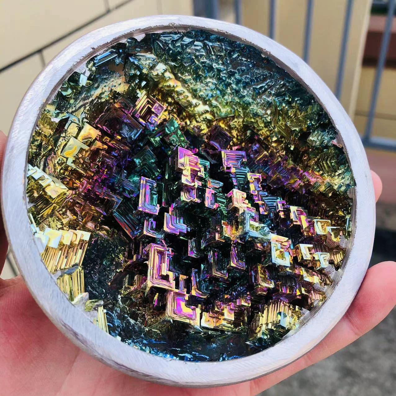 Pakmez 1Pc Natural Bismuth Quartz Crystal Bowl Specimen 100-110Mm
