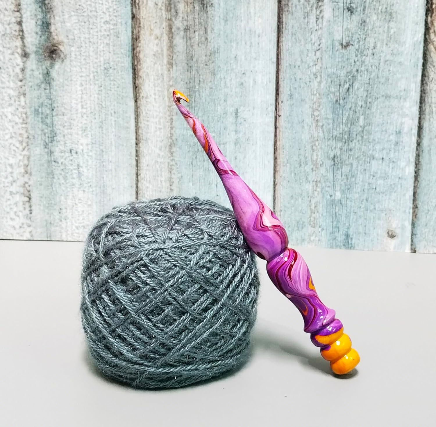 Wooden Crochet Hooks for Arthritic Hands - Ergonomic Soft Grip Handle Crochet Hooks for Crocheting Knitting - Christmas Gifts - Multi Shaded Resin (DSg28, 3mm,3.5mm,4mm - Set of 3)