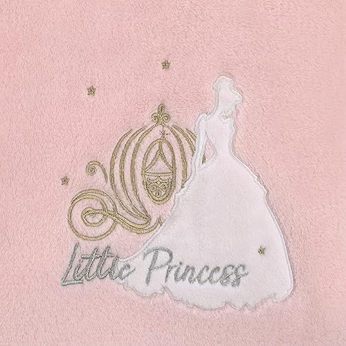 Miniatura 3 de Disney Princess Enchanting Dreams - Manta de bebé bordada con apliques de Cenicienta rosa y bordado con un ribete de organza plateado brillante