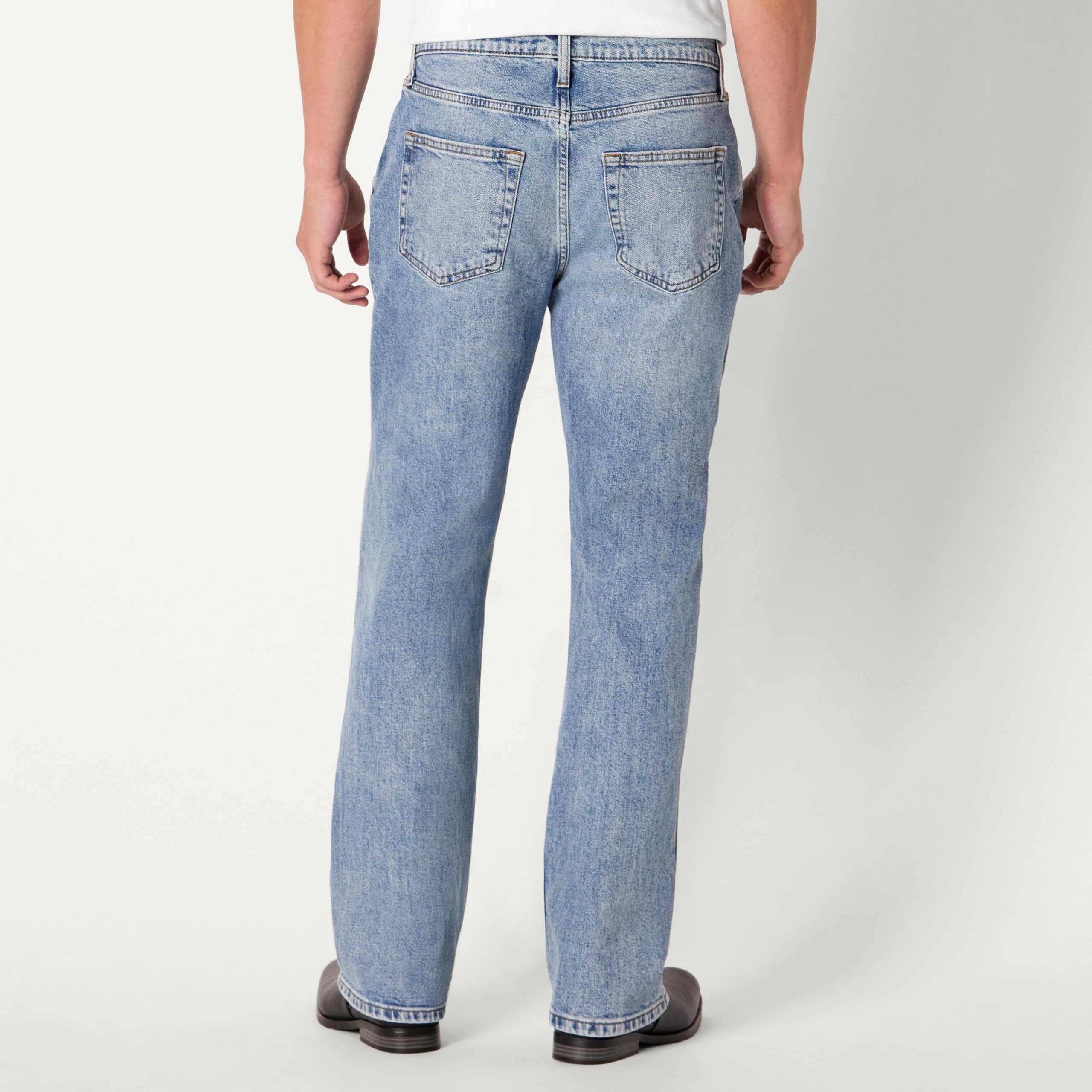 Amazon Essentials Homme Jean Bootcut Coupe Droite à Faible Élasticité