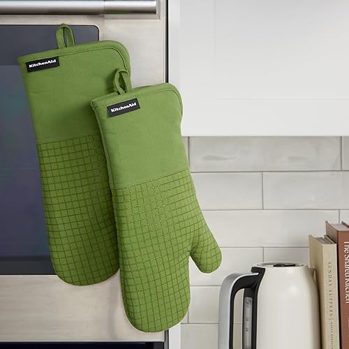 Miniatura 5 de KITCHENAID Gourmet Series Gridlines - Juego de 2 guantes de horno resistentes al calor hasta 600 F, agarre de silicona suave, puño magnético, verde