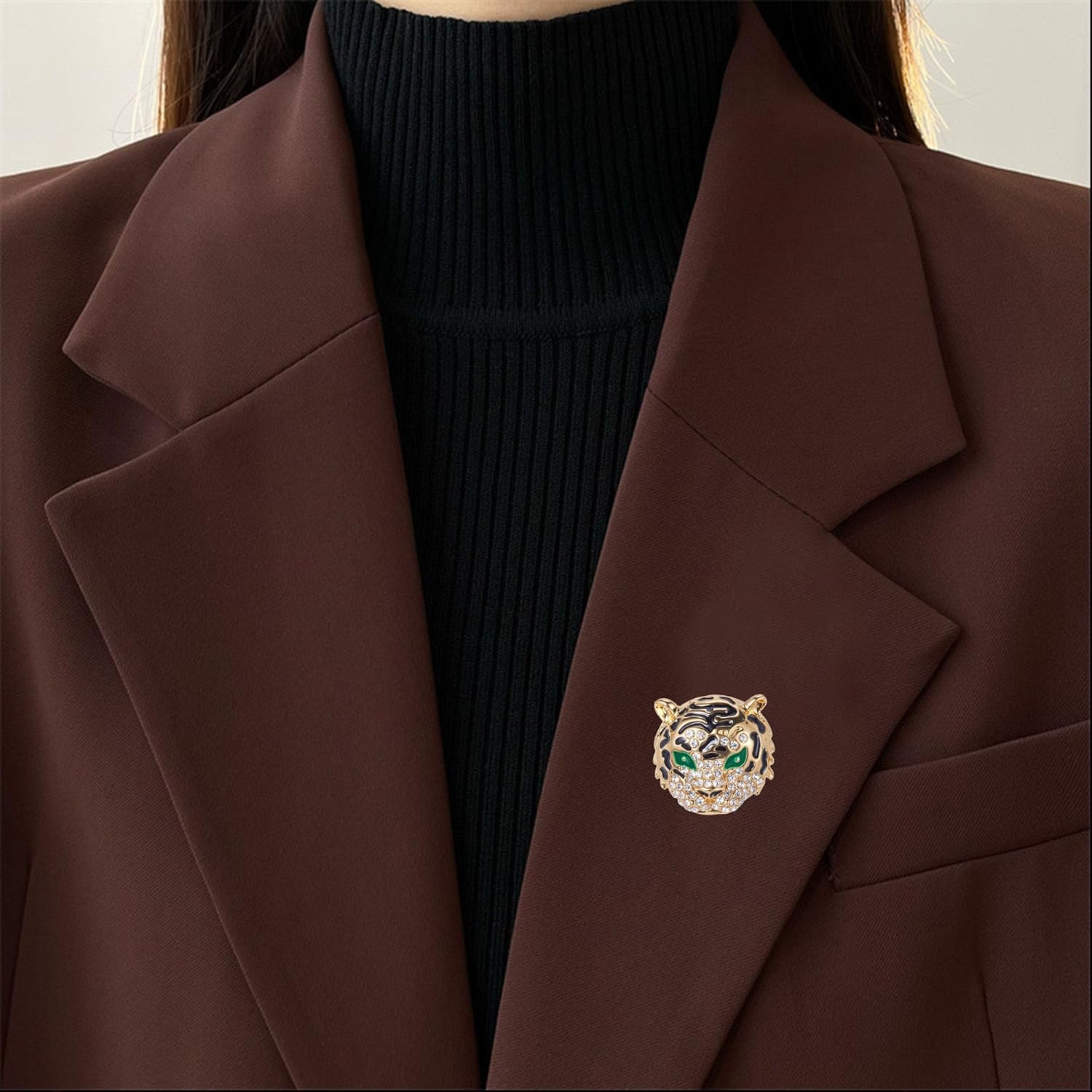 Vintage Tiger Head Brooch Sparkling Rhinestone Tiger Lapel Pin for Women Men Animal Jewelry for Coats, Scarves, Bags (Gold Green) - Image 4