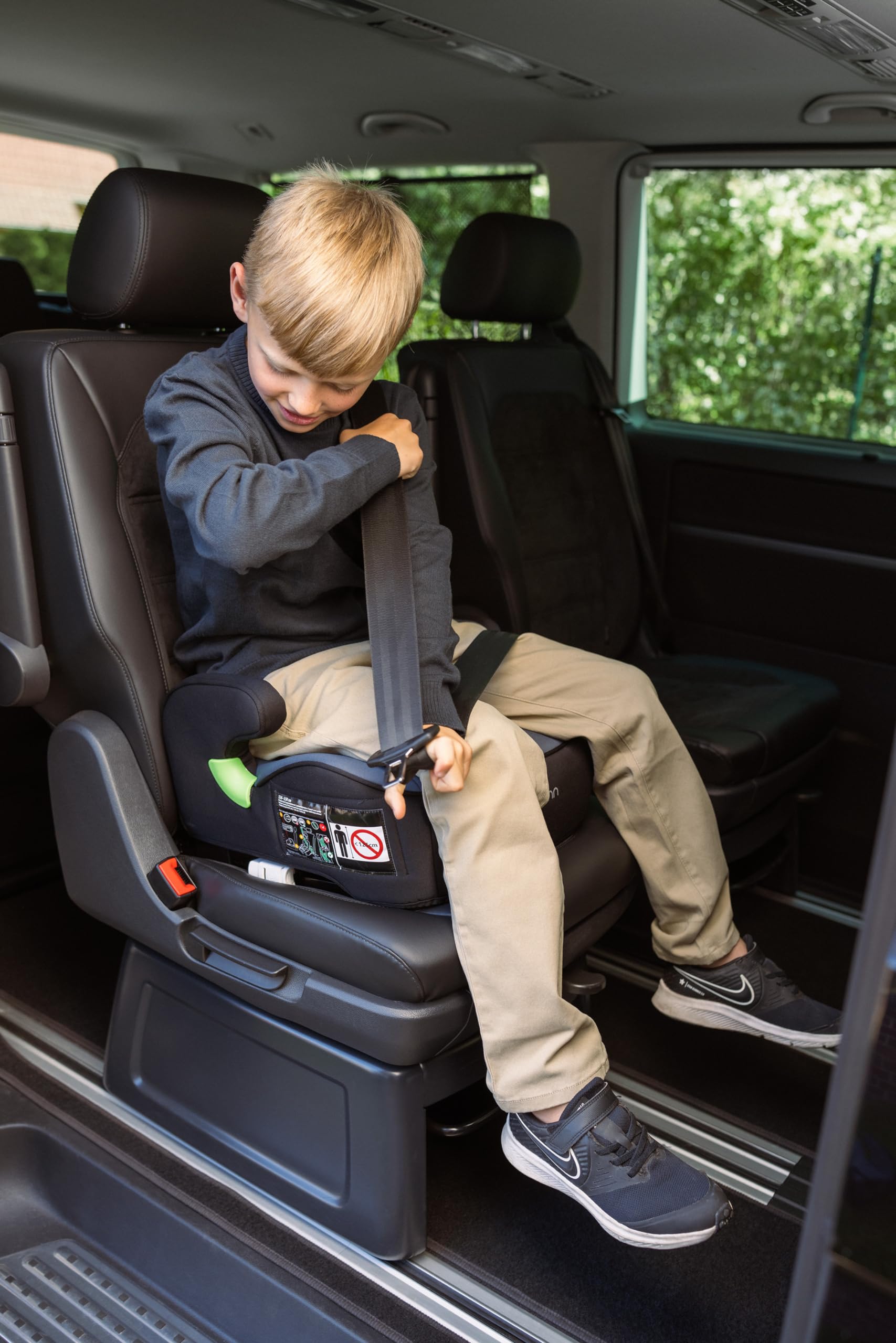 Osann Junior Isofix, Sitzerhöhung Auto Kinder, extra weiche und sichere Kindersitzerhöhung mit Isofix, 126-150 cm (ca. 15-36 kg), Sitzschale i-Size - Elephant Grey