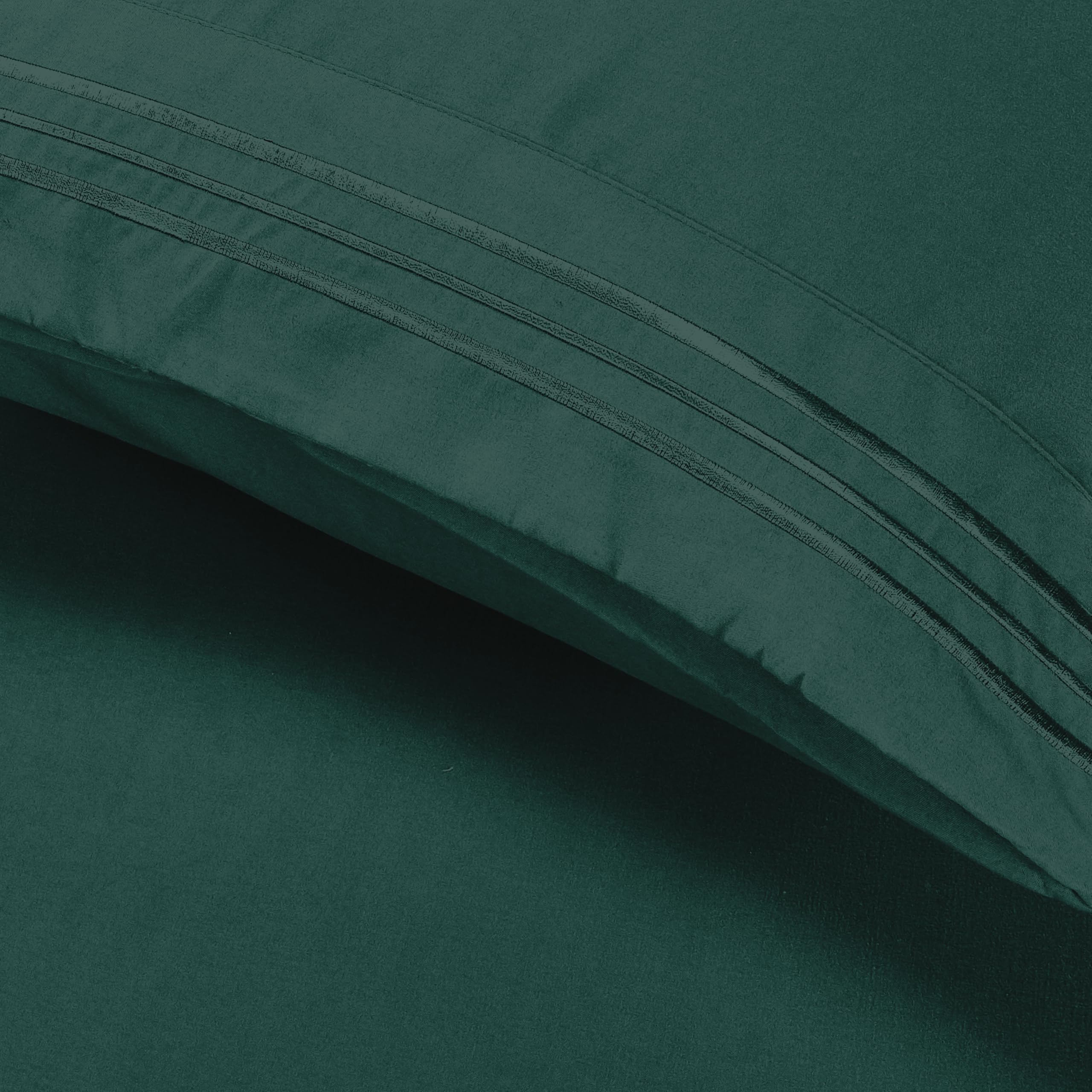 Elegant Comfort Lot de 2 taies d'oreiller Ultra Douces en Microfibre 1500 de qualité hôtelière Double brossée, Infroissable, Taille Standard/Grand lit, Vert Chasseur