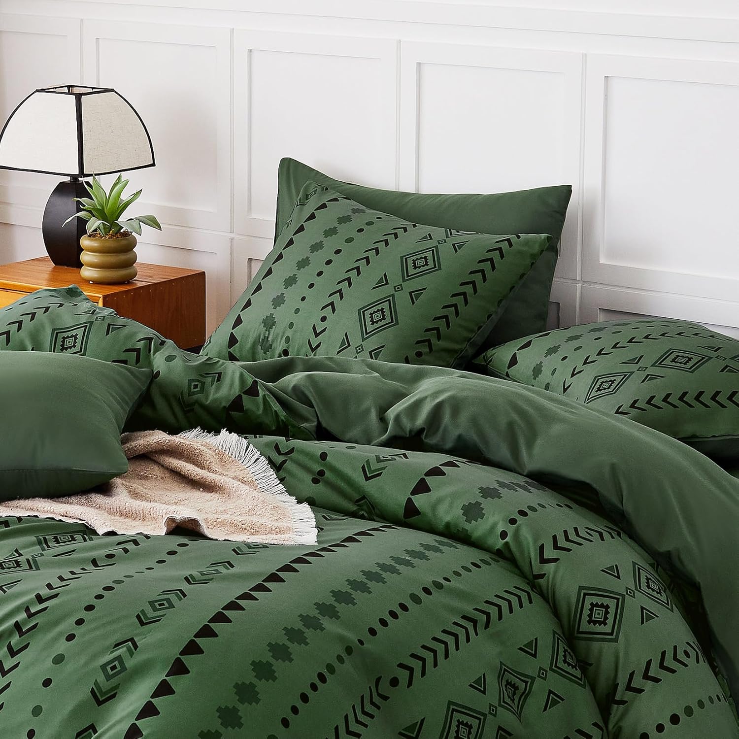 Wake In Cloud - Western Comforter Set, Boho Southwestern Rustic Style with Striped Aztec Multi-Geometric Pattern, Soft Lightweight Bedding, 3 Pieces, Dark Olive Green, King Size - Image 6