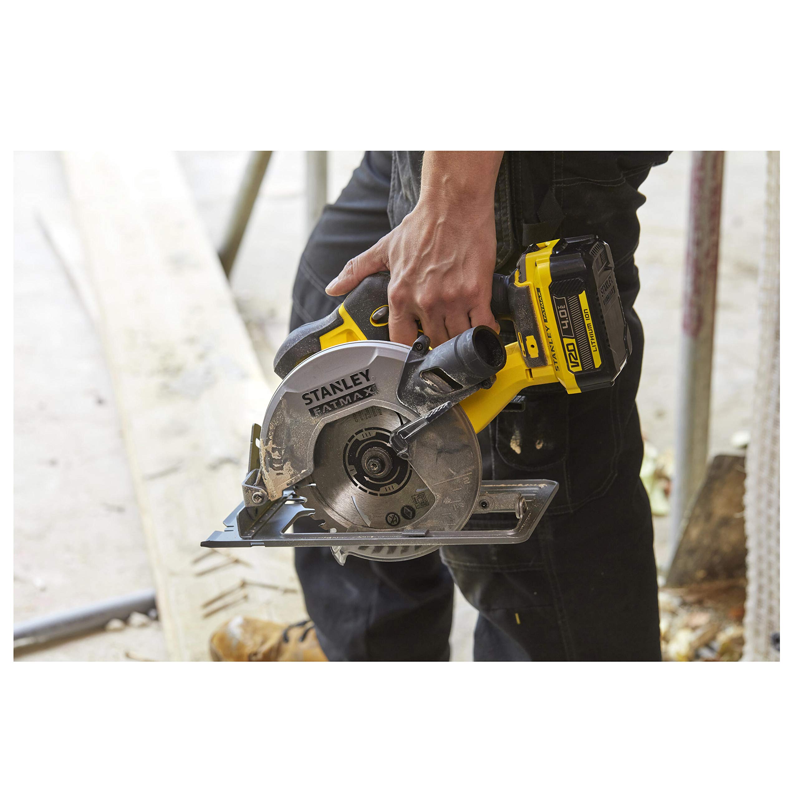 STANLEY FATMAX V20 Bezprzewodowa piła tarczowa 18 V Li-Ion bezszczotkowa silnik 165 mm prędkość 4000 obr/mn cięcia na wymiar do 50° 1 walizka 2 baterie 4 Ah 1 ładowarka SFMCS500M2K-QW