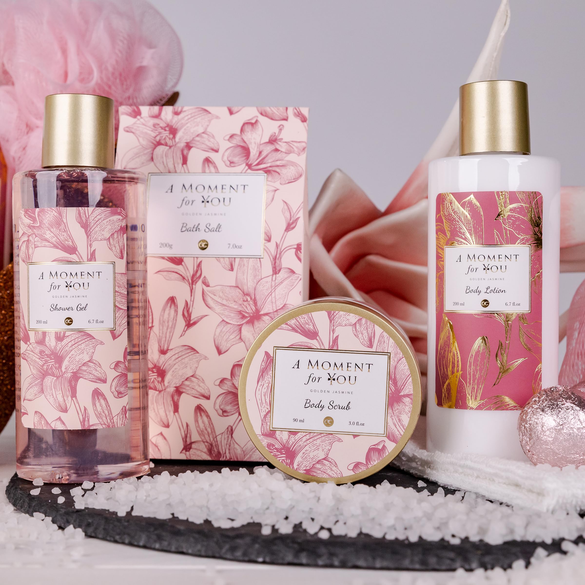 accentra - Set Regalo Mujer Un momento para ti Fragancia Jazmín - Set de belleza de lujo con gel de ducha, sales de baño, loción corporal y mucho más. - Para mujeres con bomba de cerámica de purpurina