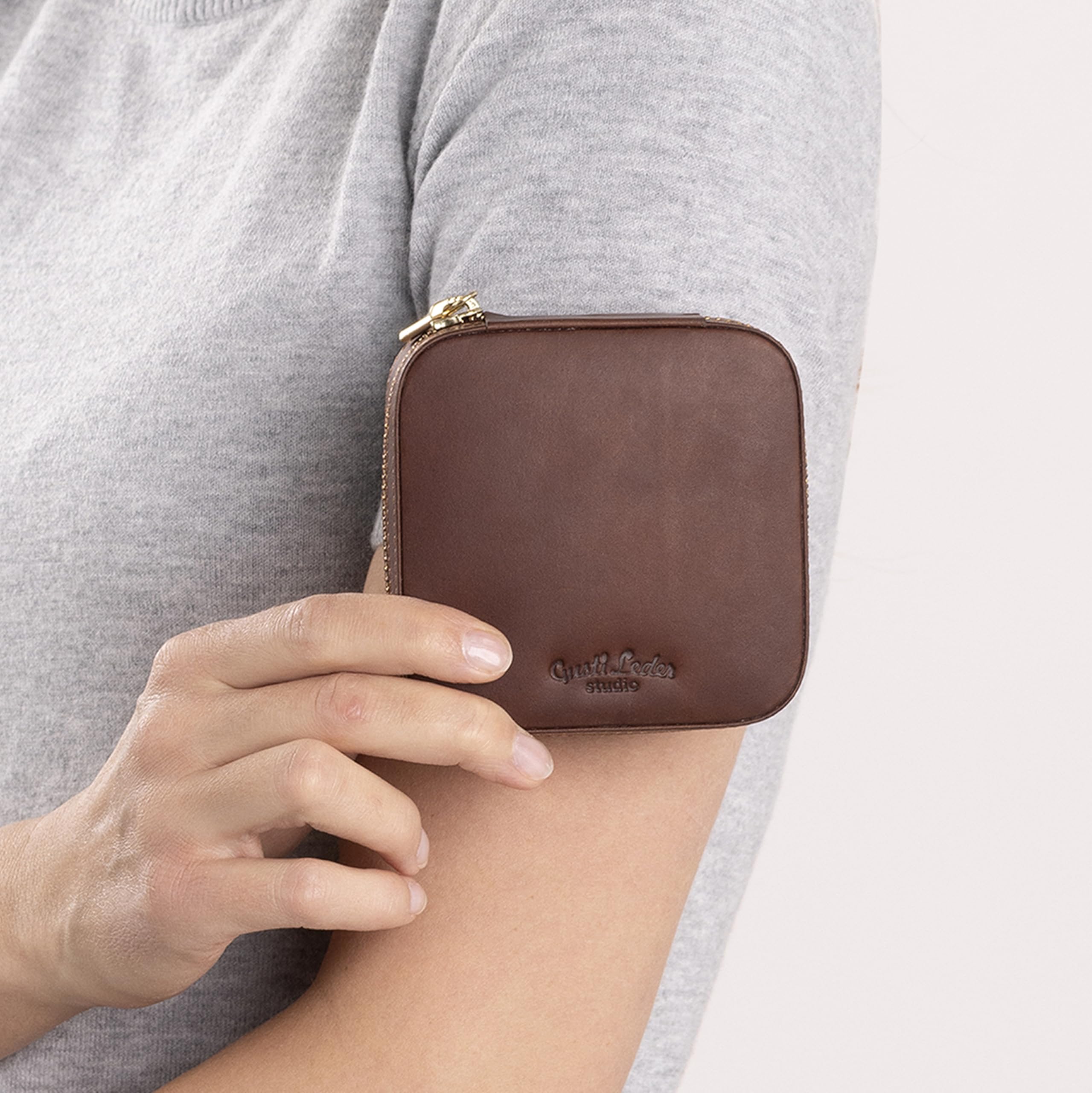 Gusti Pochette à Bijoux en Cuir – "Lonneke" Étui à Bijoux pour Femme en Cuir Marron