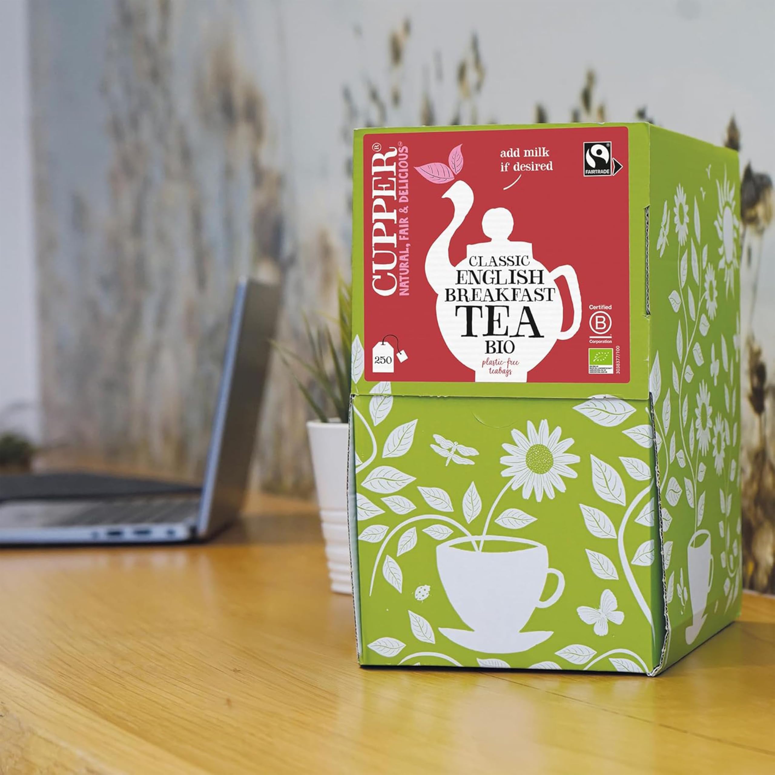 CUPPER Tè Classico English Breakfast Bio, Biologico e Fairtrade, Formato Convenienza per Casa, Ufficio e Catering, con Filtri 100% Biodegradabili e Non Sbiancati, Confezione Maxi da 250 Bustine | Tè nero potente, privo di plastica e non sbiancato, perfett