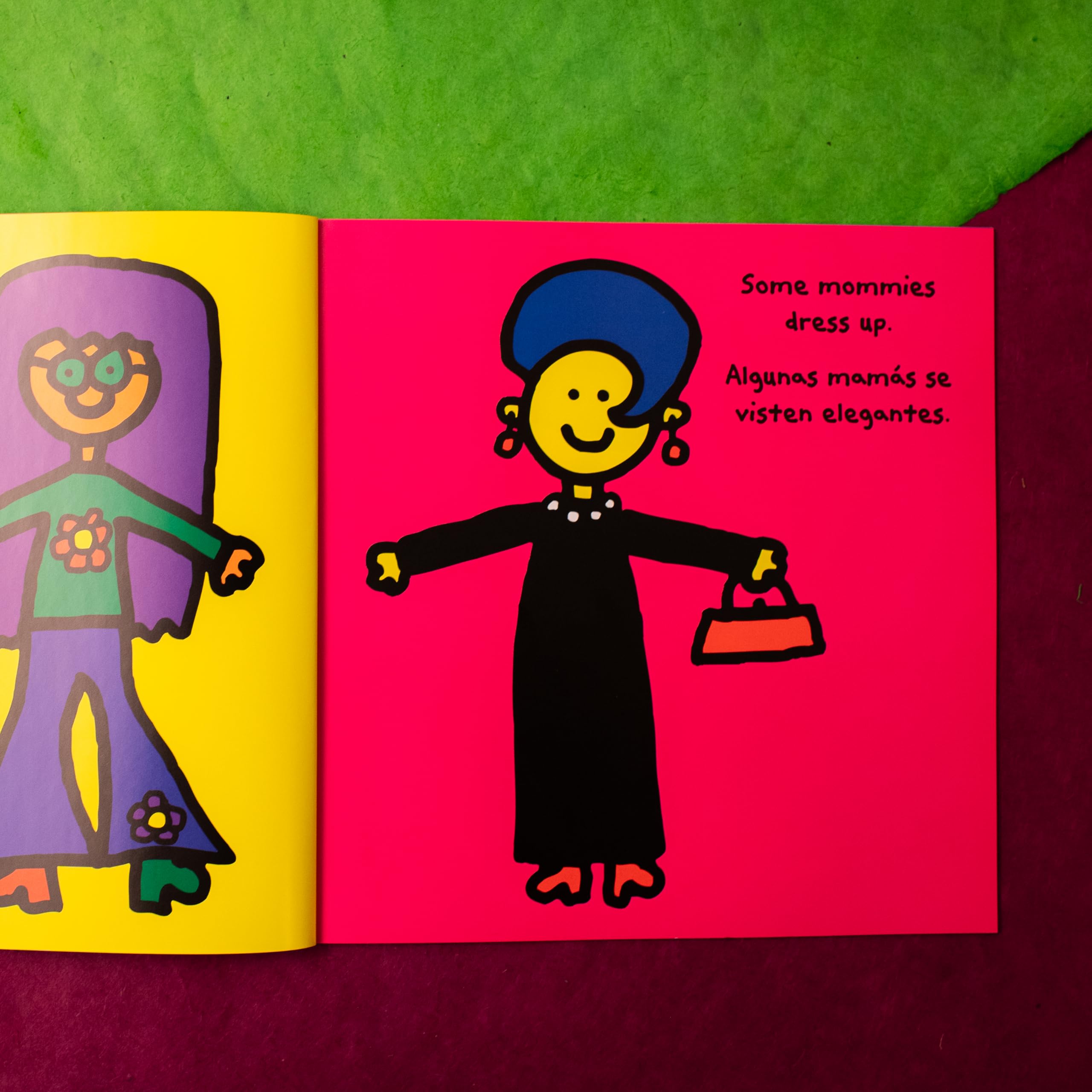 The Mommy Book / El libro de las mamas (Spanish and English Edition) - Image 5