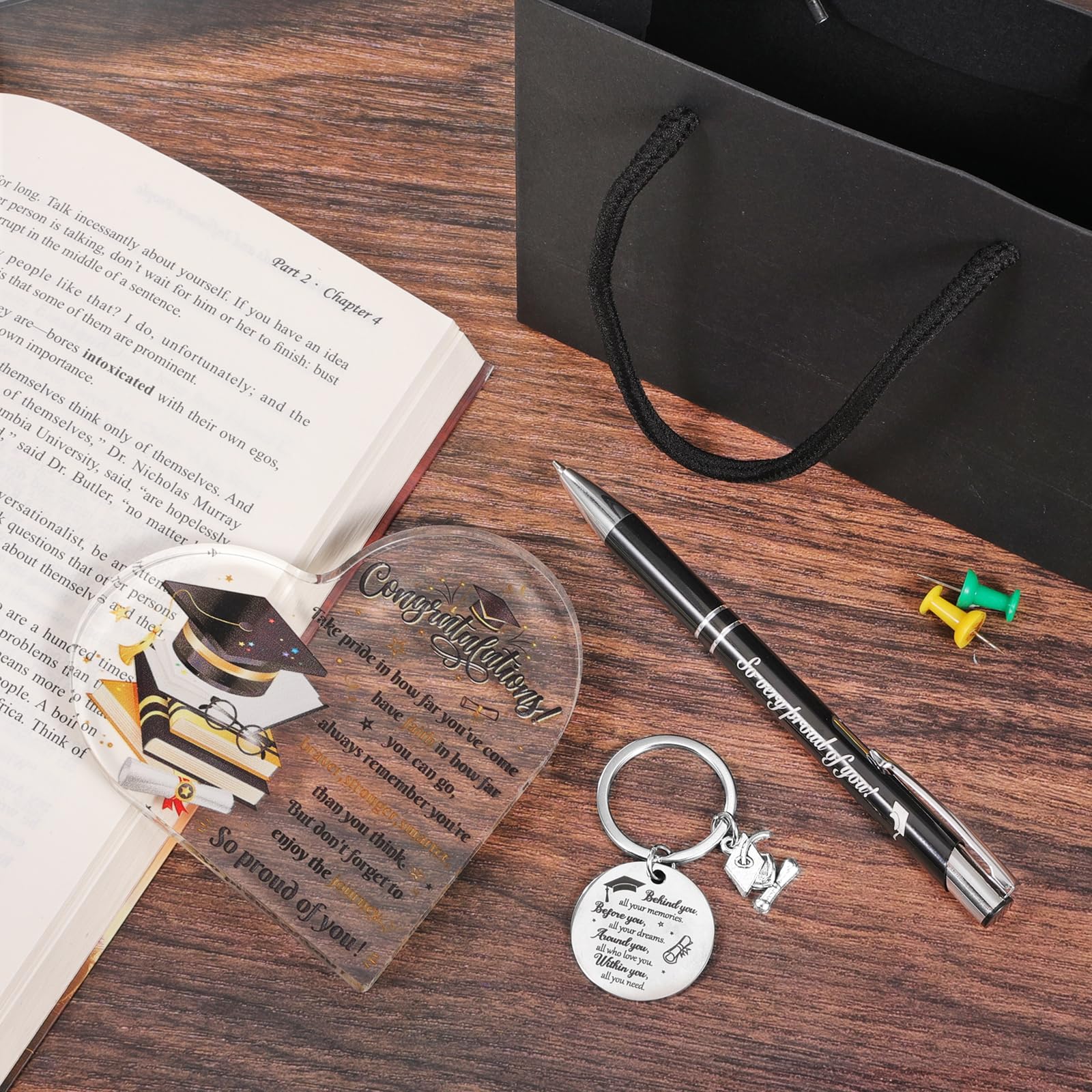 HOWAF Graduation Heart-Shaped Acrylic Plaque, Graduation Keyring, So Proud Of You Ballpoint Pen & Gift Bag - Image 4