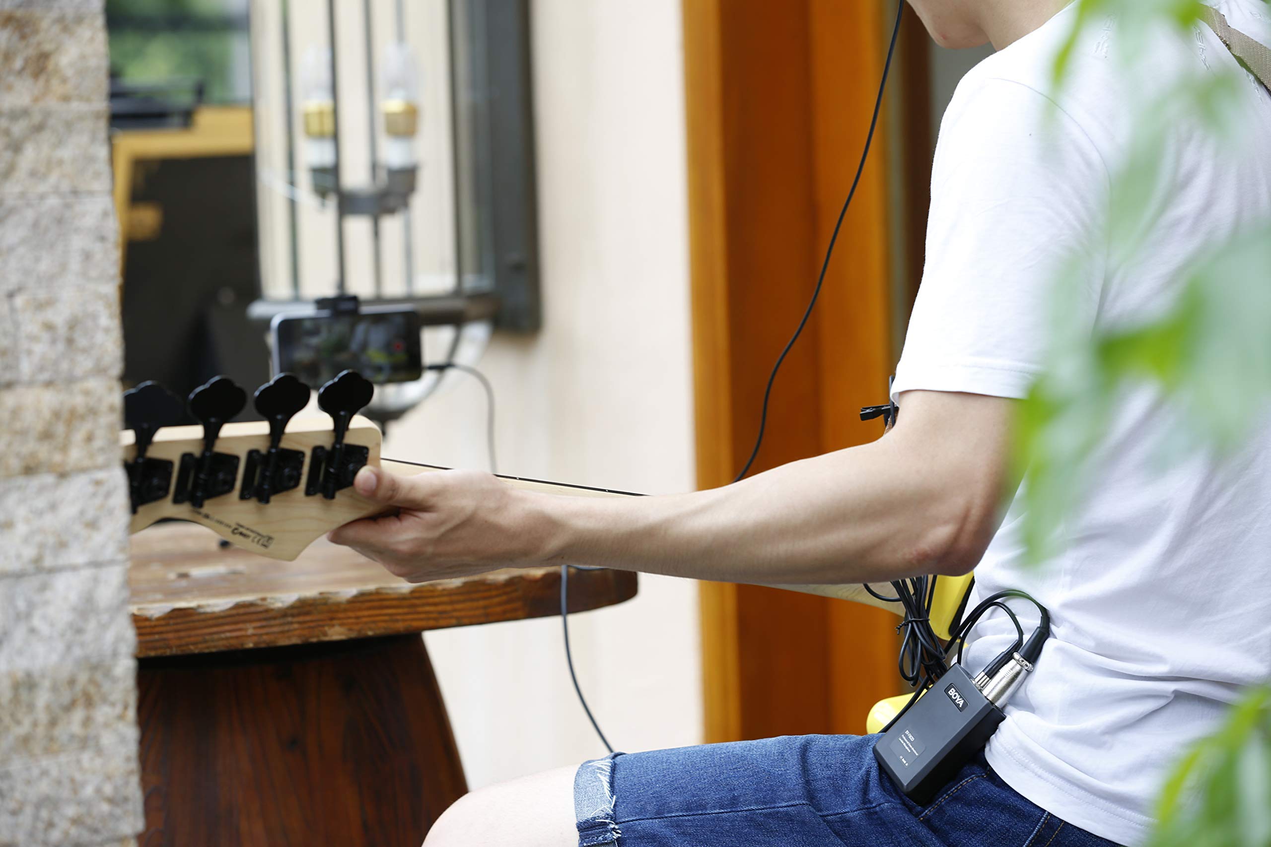 Boya BY-F8C - Microfono lavalier cardioide professionale con uscita XLR per interviste, dialoghi e strumenti, batteria AA o Phantom Powered