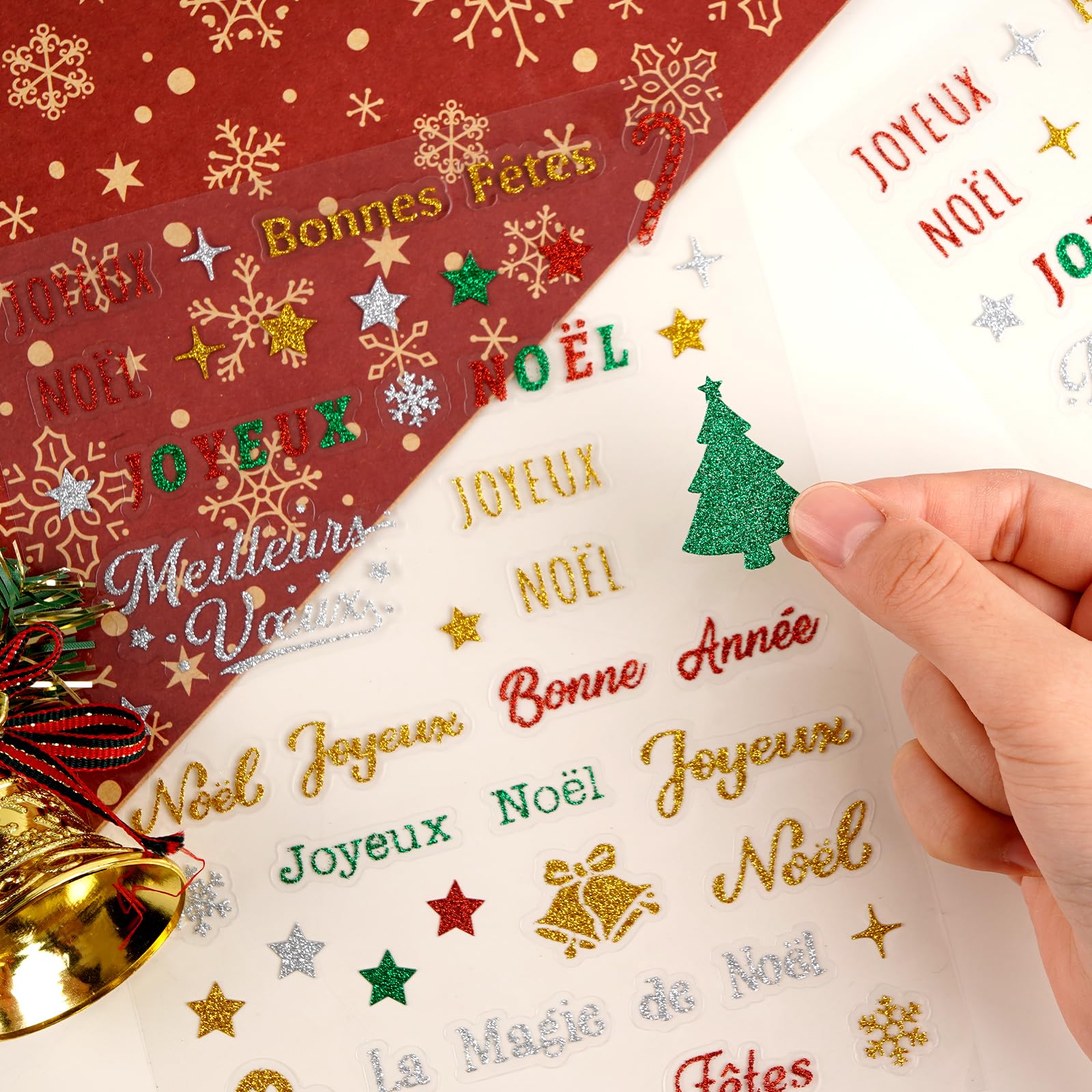 225 Autocollants Noël - Motifs Flocons, Sapins, étoiles, Joyeux Noël - Doré, Argenté, Rouge - 5 Feuilles
