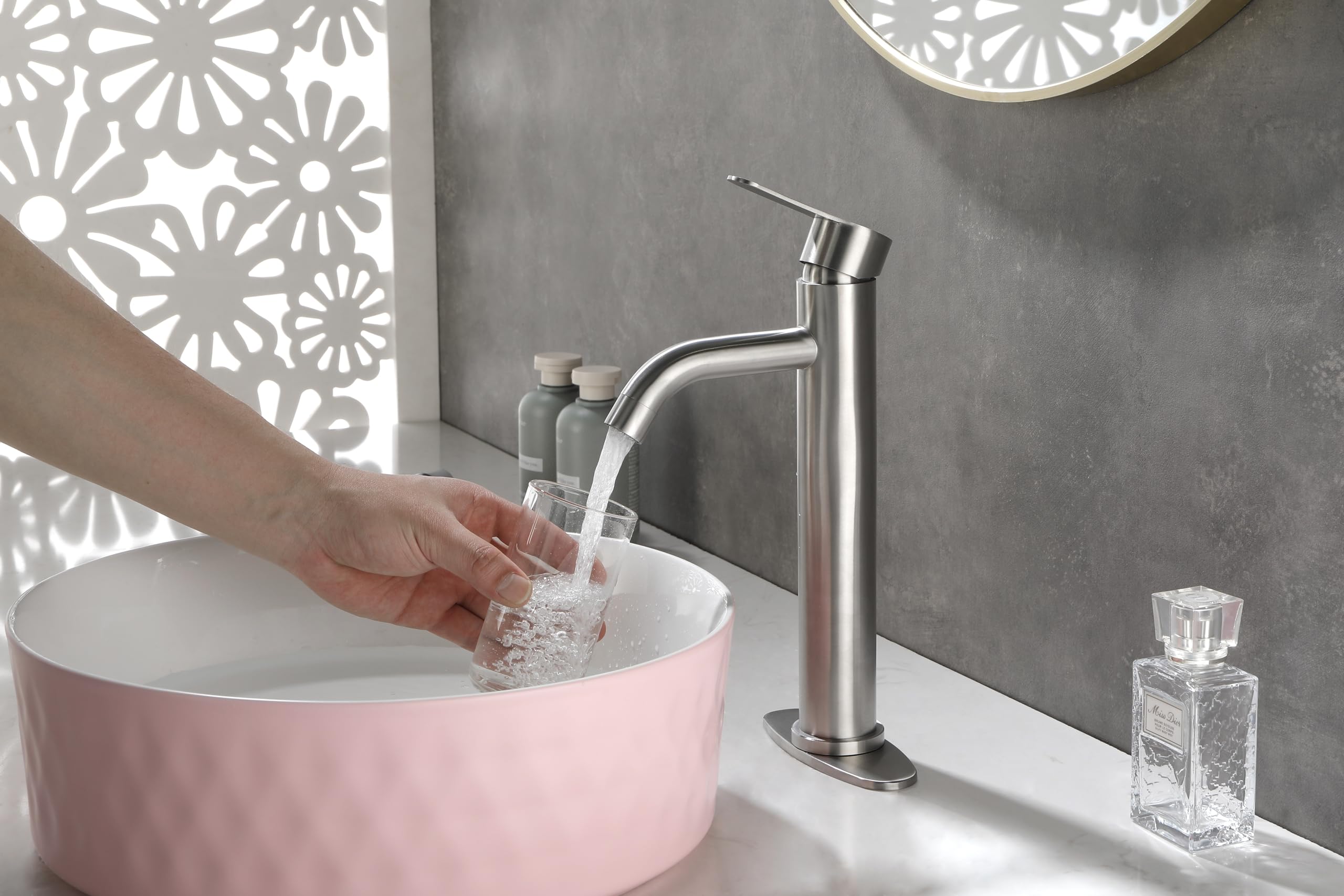 Robinet de lavabo moderne mitigeur nickel brossé à poignée unique