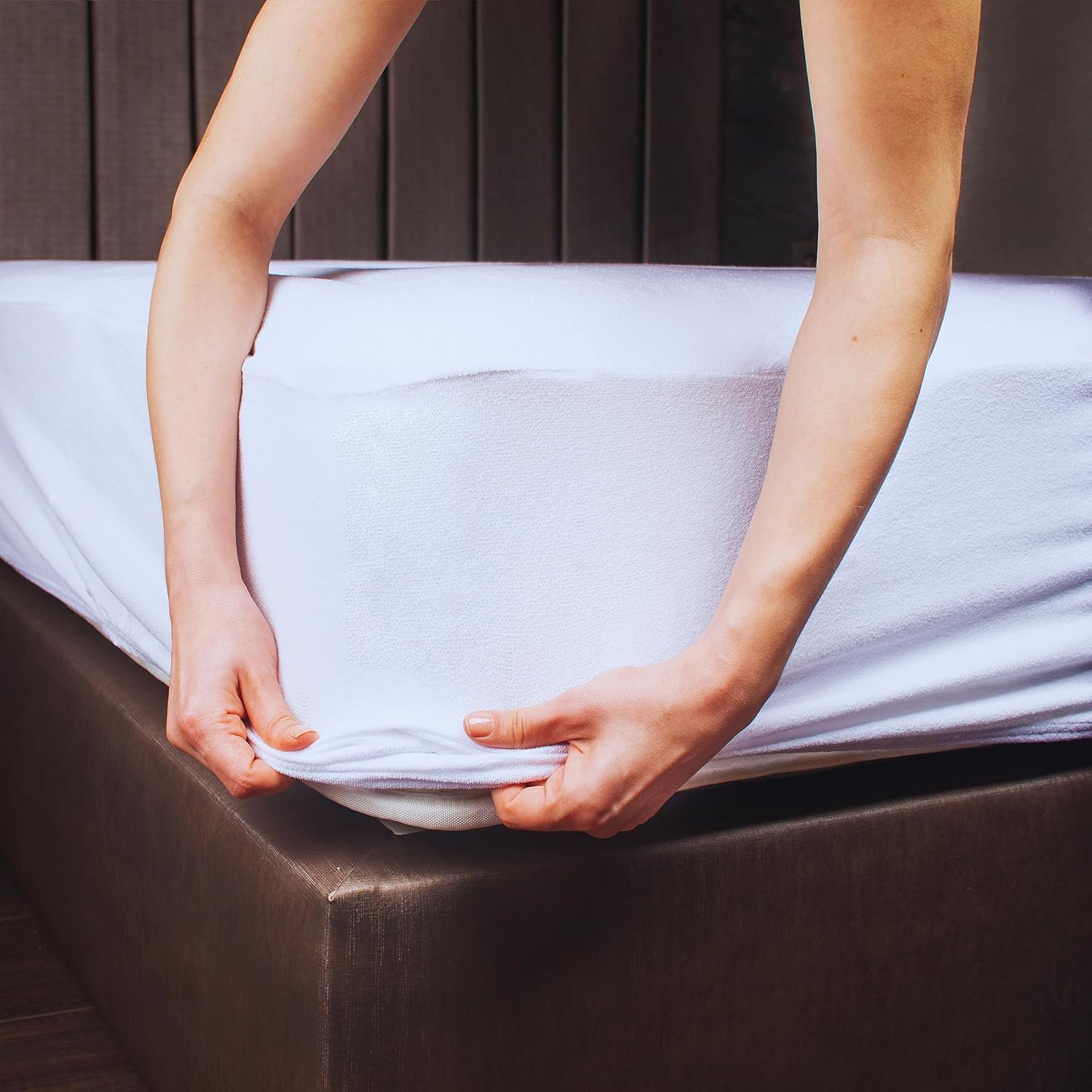 Premium 100% Waterproof Mattress Protector Twin Size, Absorbent, Cotton, Bed, Breathable Fitted Mattress Cover with Stretchable Pockets, Cover Smooth Soft Noiseless Washable