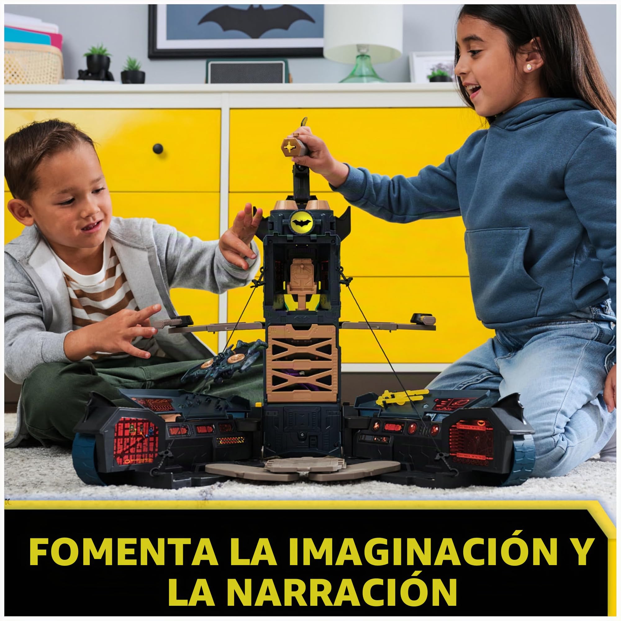 DC Batman, Set de Juego de Batimóvil Transformable, Set de Juego de Batman 2 en 1 con Figura inédita de Batman y Batglider, Luces y Sonidos, Juguetes para niños y niñas a Partir de 4 años