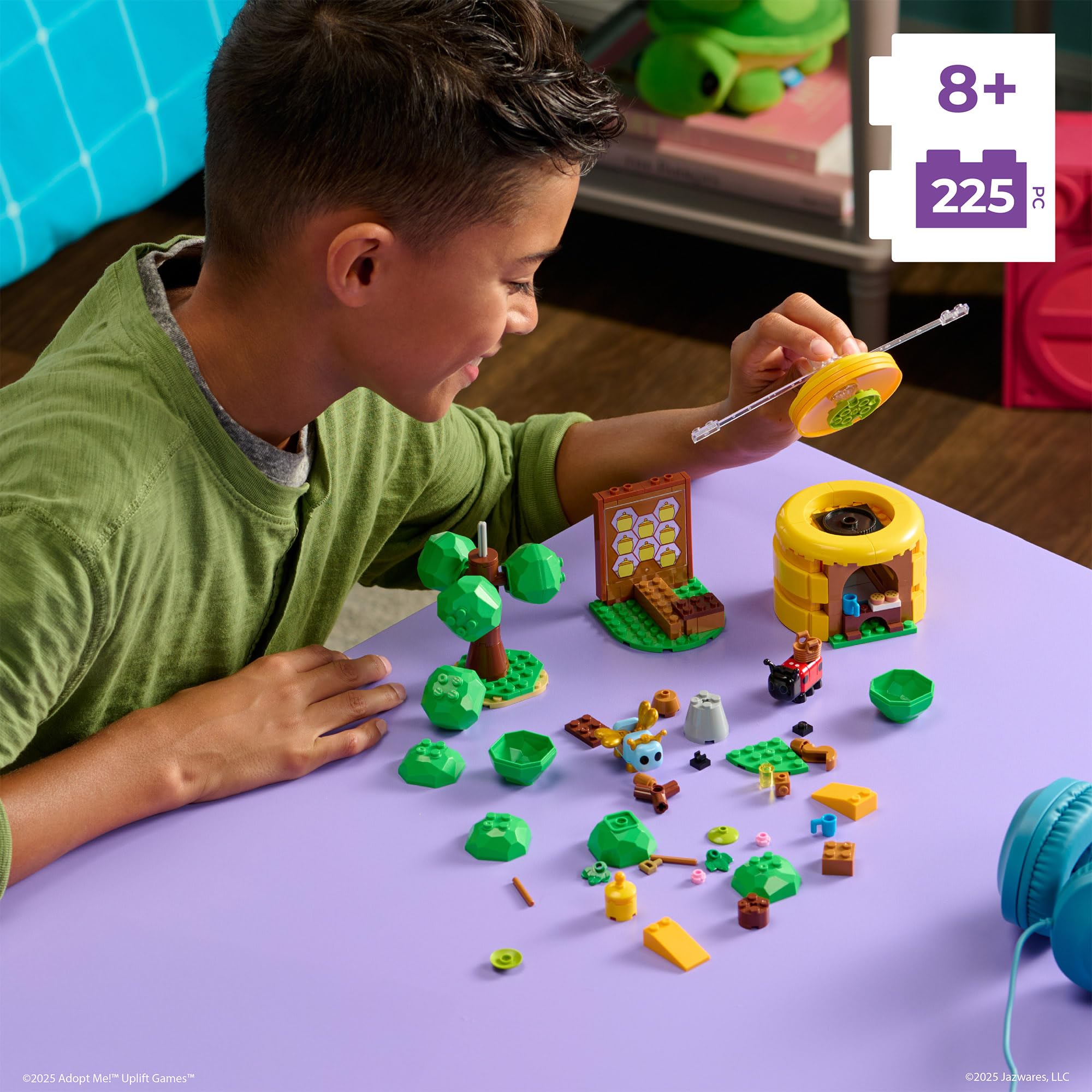 BLDR Adopt Me! Coffee Shop Building Set Exclusive Virtual Item Code Included, Multicolor - Image 3