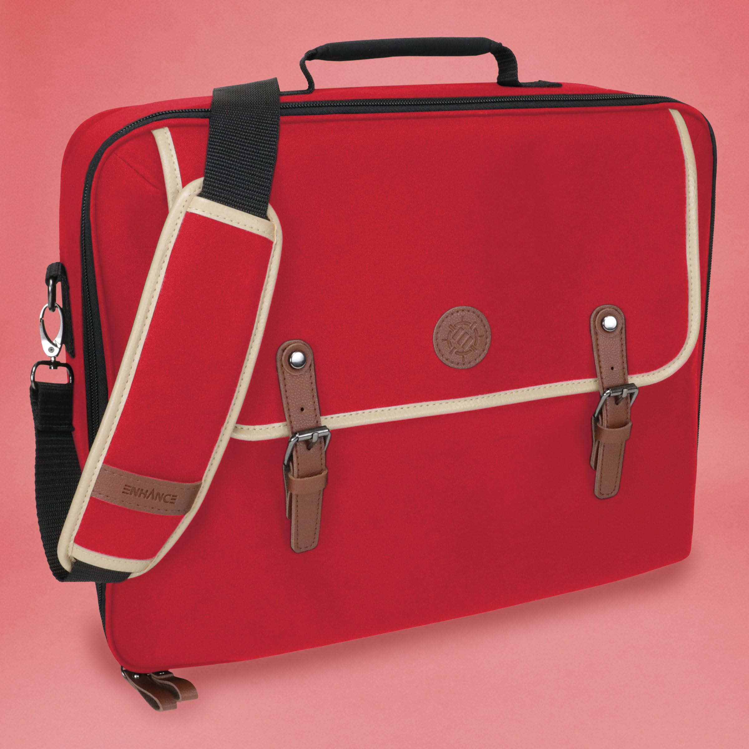 ENHANCE Borsa TCG Designer Edition - Borsa a Tracolla MTG con Divisori Regolabili e Tasca per Accessori per Porta Mazzi, Dadi e Carte | Compatibile con Magic The Gathering, Pokémon, Lorcana (Rosso)