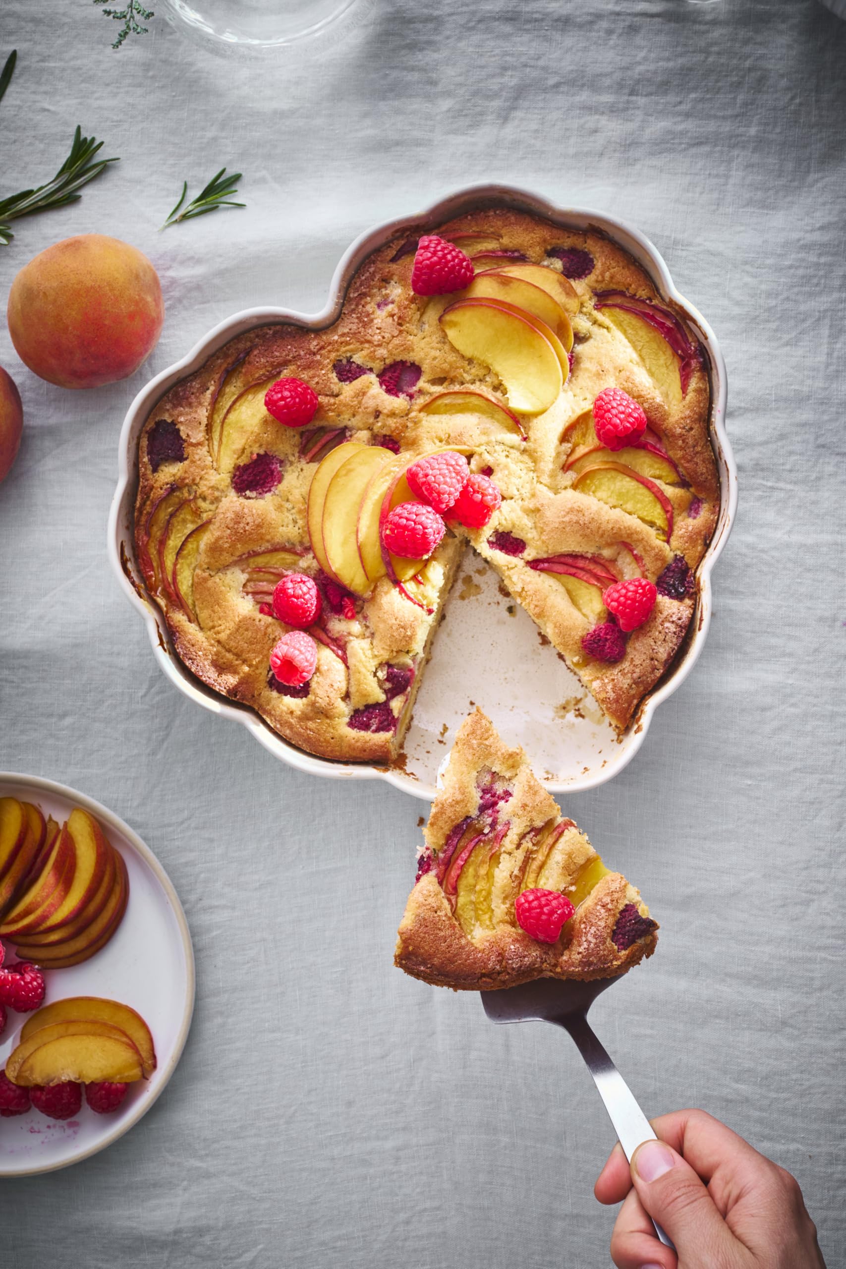 Emile Henry Moule à Gâteau Cœur 26,5 x 24,5 cm – Céramique Haute Résistance Rose – Cuisson Homogène – Fabriqué en France