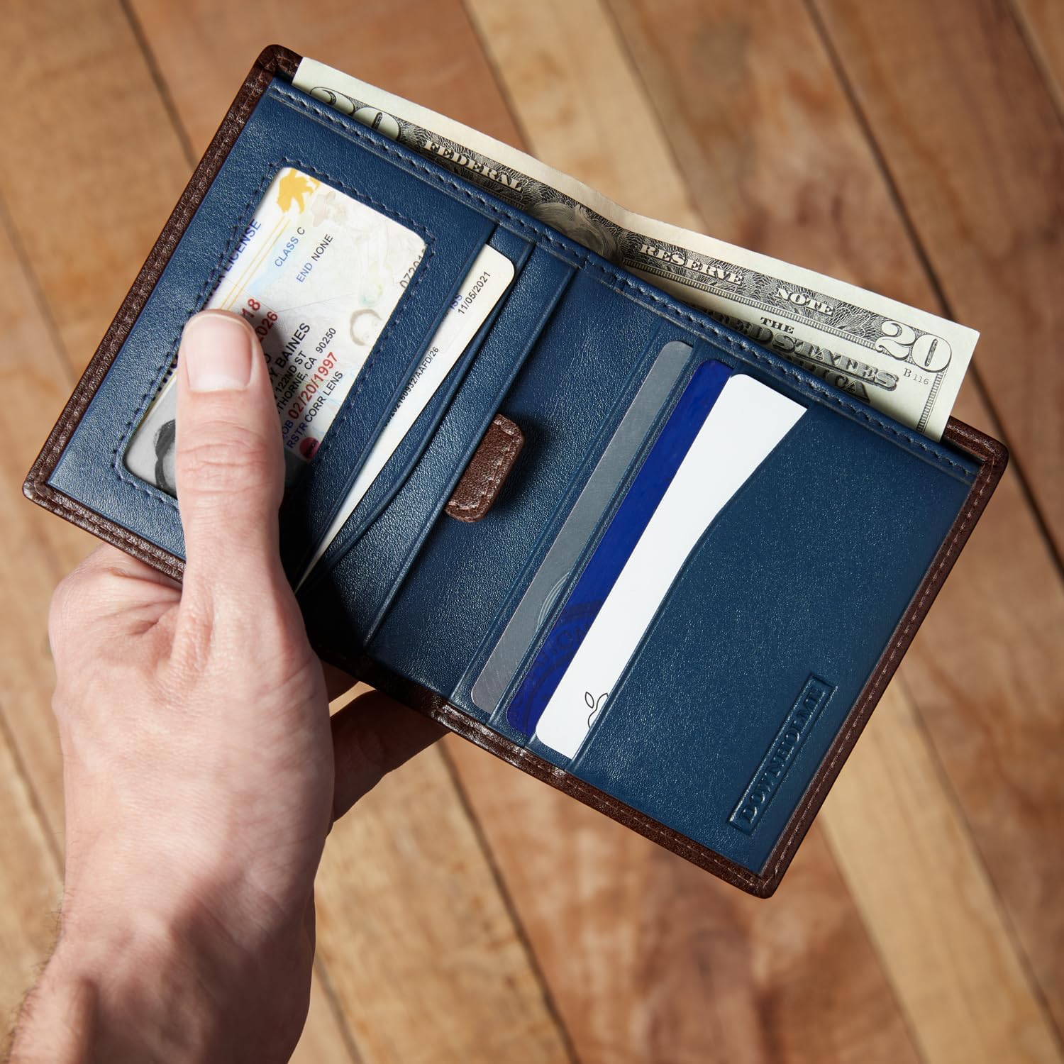 Downholme Men's Bifold Slim Silhouette Leather Wallet (Chestnut Brown) - Image 4