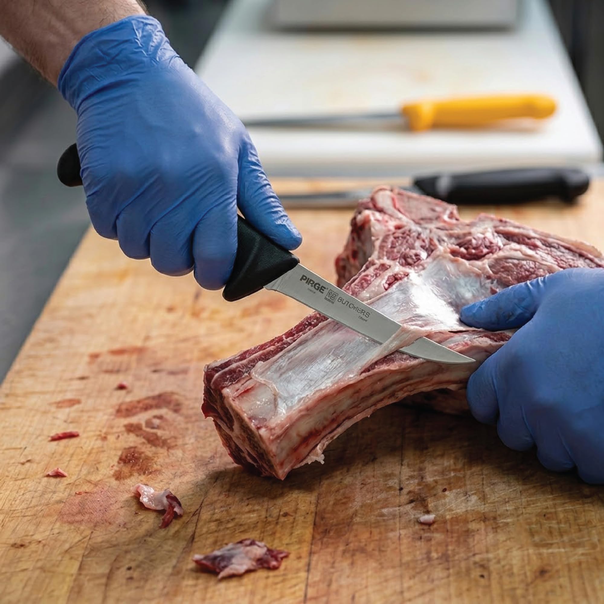 Pirge Butcher's Germany Sıyırma Bıçağı Kıvrık Sert 15 cm Siyah