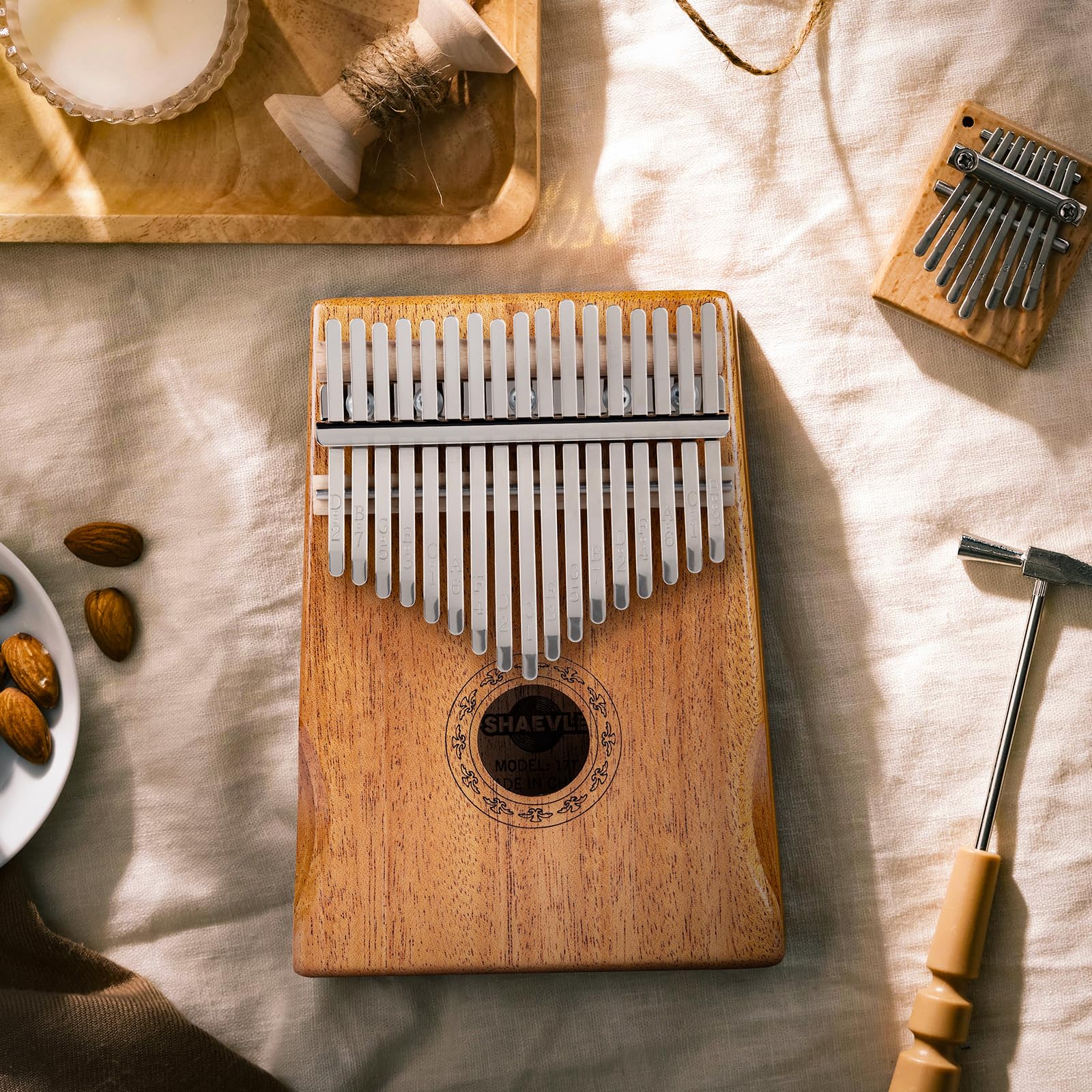 Kalimba Daumenklavier, 17 Tasten Musikinstrument Inkl. Fingerklavier Tragetasche Stimmhammer Songbook, Thumb Piano Instrument Geschenk für Kinder, Erwachsene, Anfänger