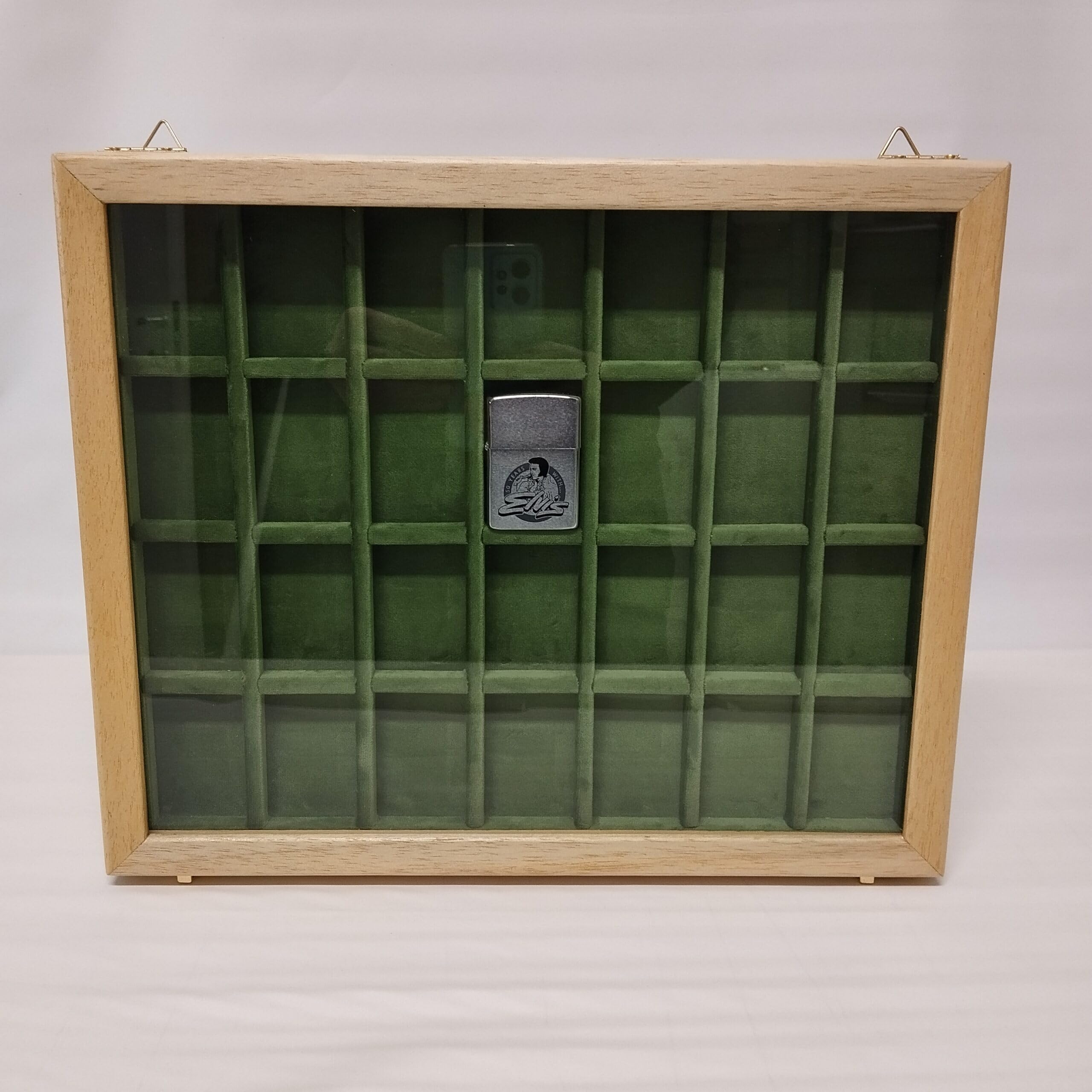 Espositore per accendini Zippo da collezione, vetrina in legno con vetro 28 scomparti, da tavolo o parete, artigianale Made in Italy - Coins&More