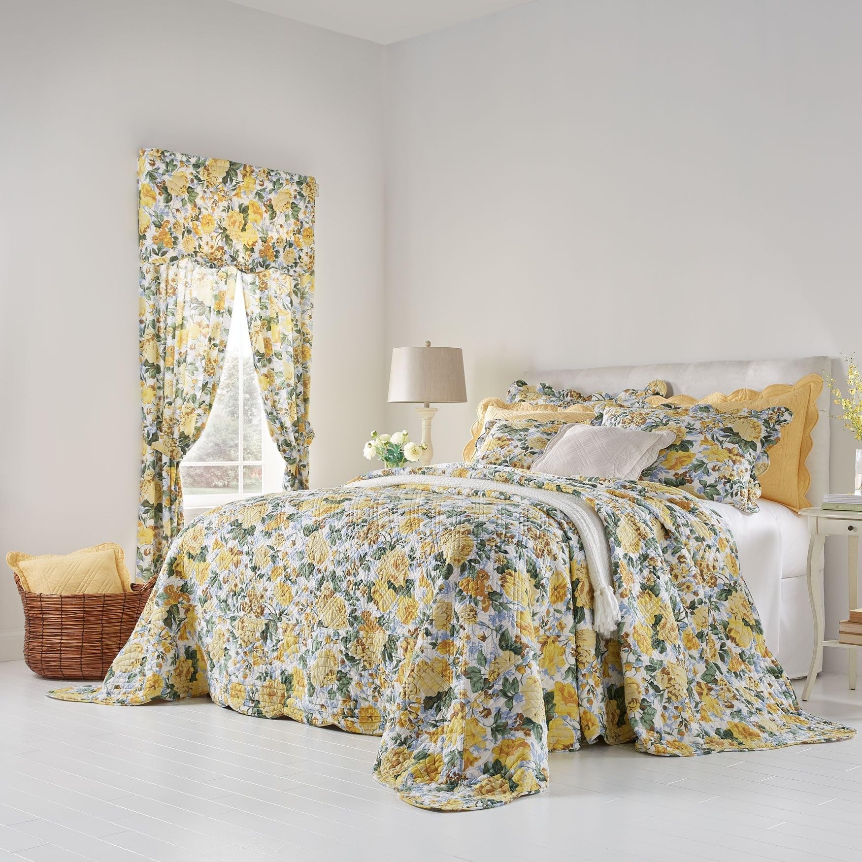 BrylaneHome Bedding Lightweight All Season Florence Quilted Oversized 100% Cotton Ultra Supreme Softness Bedspread - King, Floral Multi