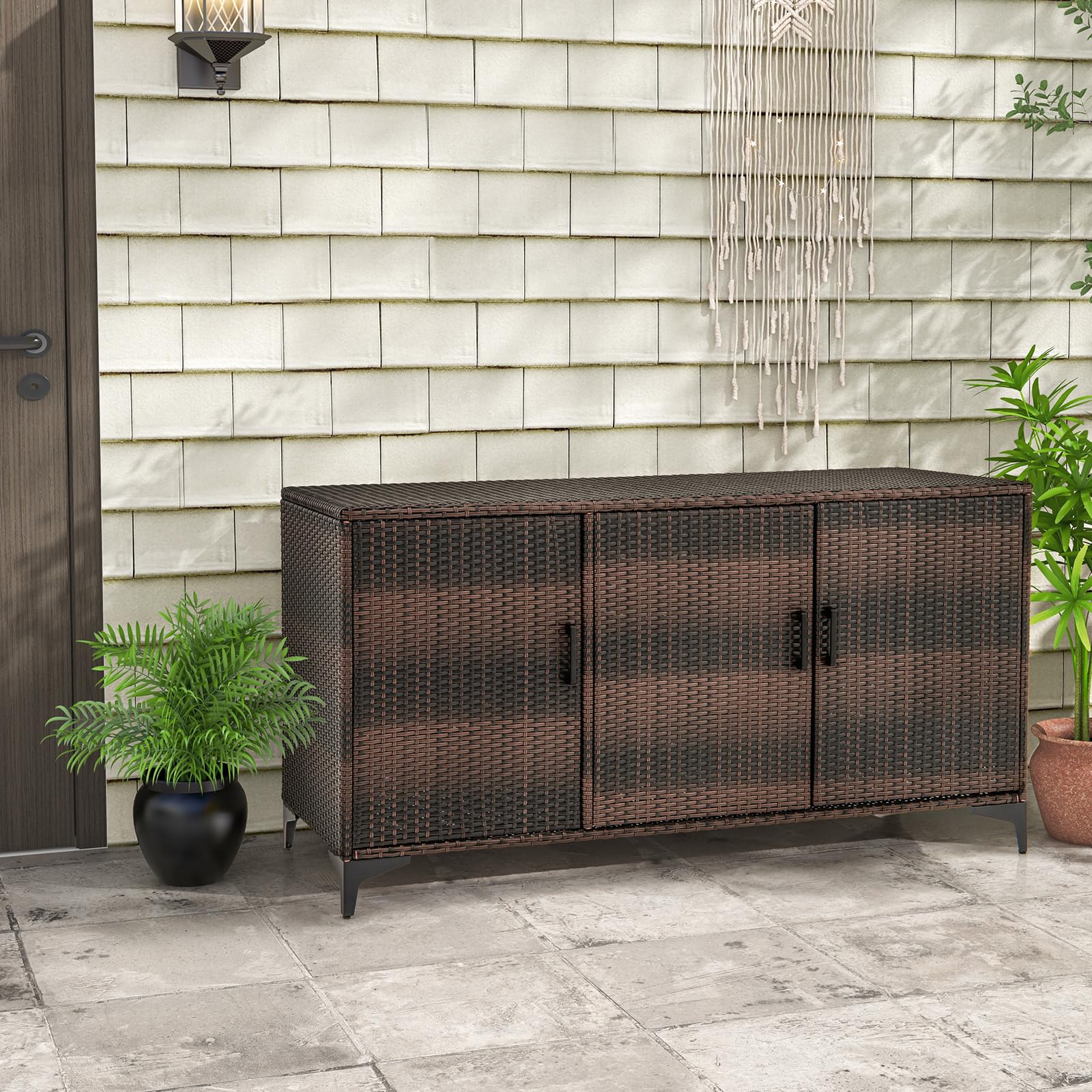COSTWAY Gartenschrank Rattan, Terrassenschrank mit Türen & abnembaren Regalen, Balkonschrank, Outdoor Aufbewahrungsschrank für Garten, Terrasse, 135 x 50 x 70,5 cm (Braun)