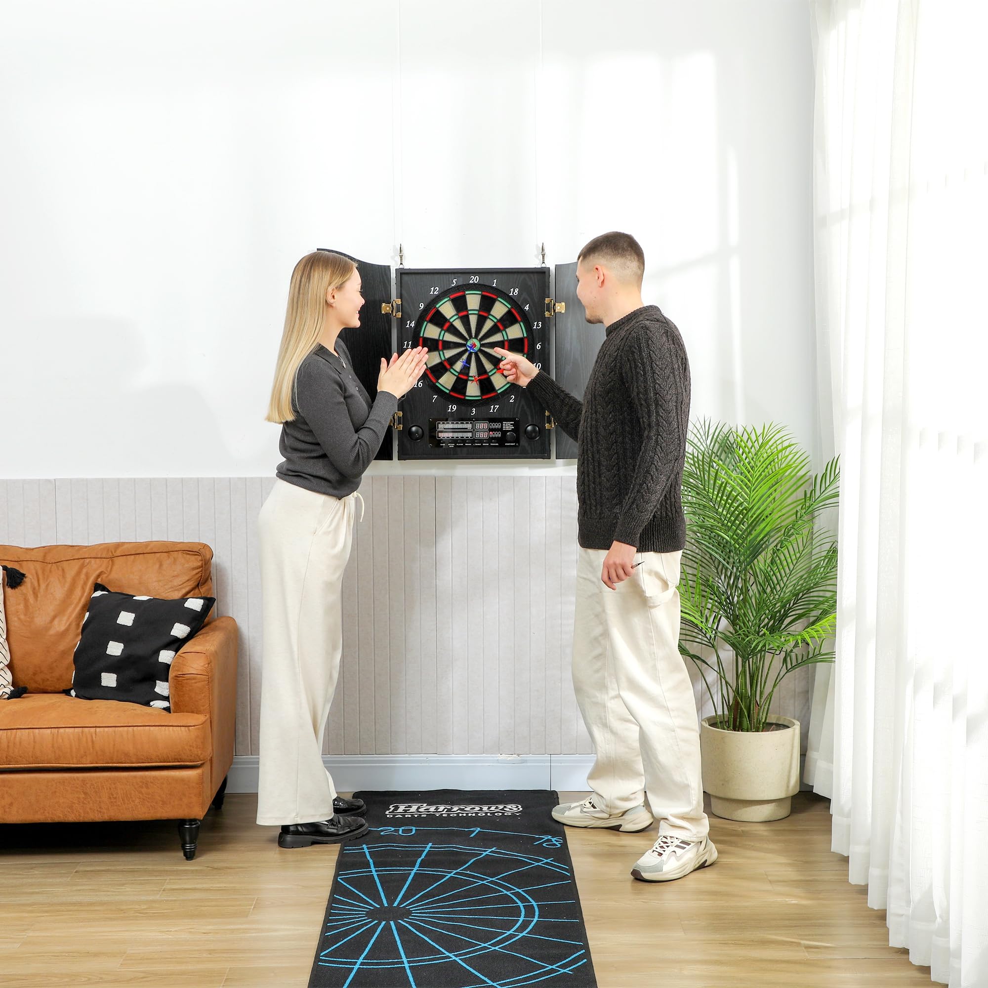 SPORTNOW Cible de fléchettes électronique E avec armoire, affichage LED, annonces vocales, 6 fléchettes souples, 25 jeux