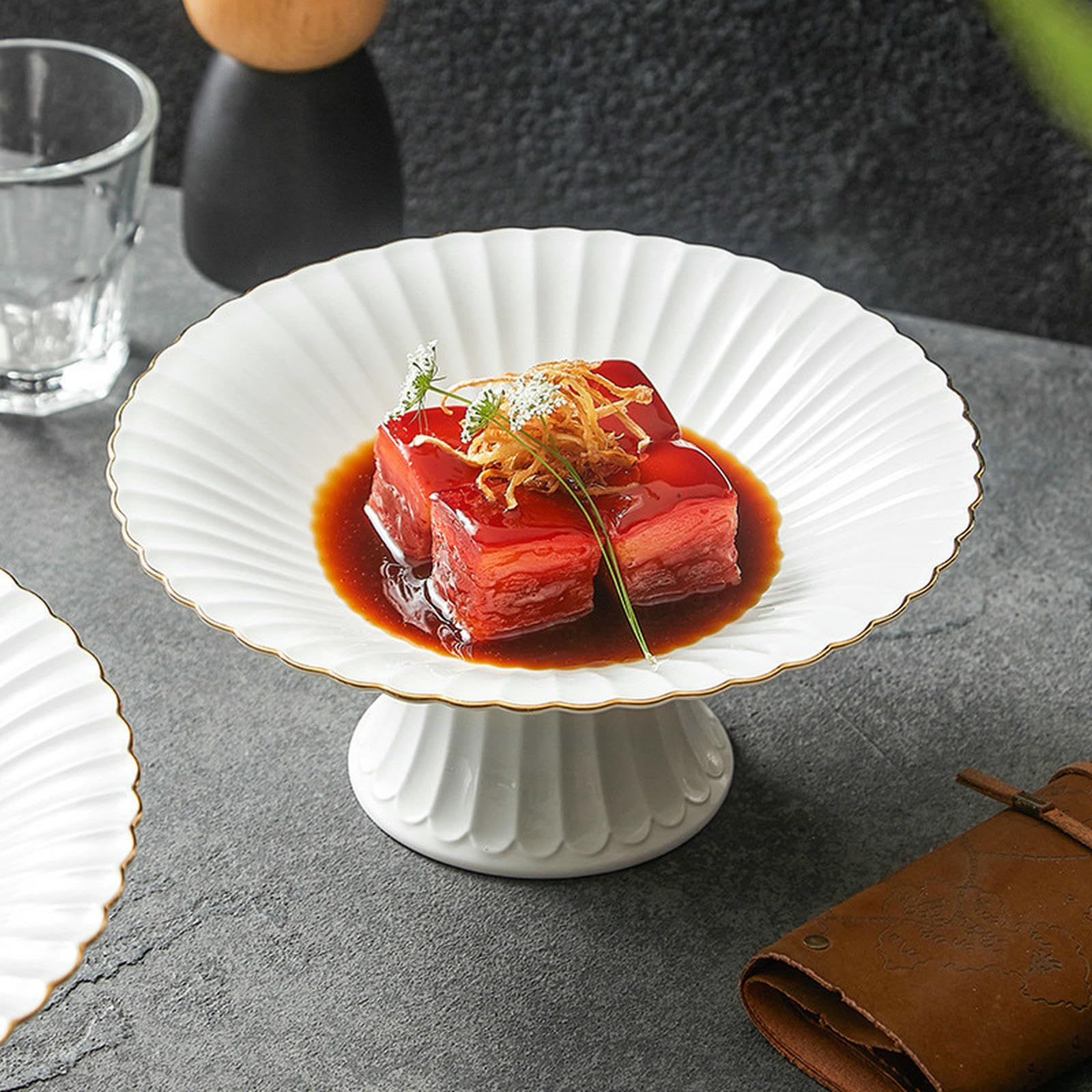 Plato de porcelana de hueso chapado en oro personalizado, plato frío creativo para restaurante de hotel, 10 pulgadas
