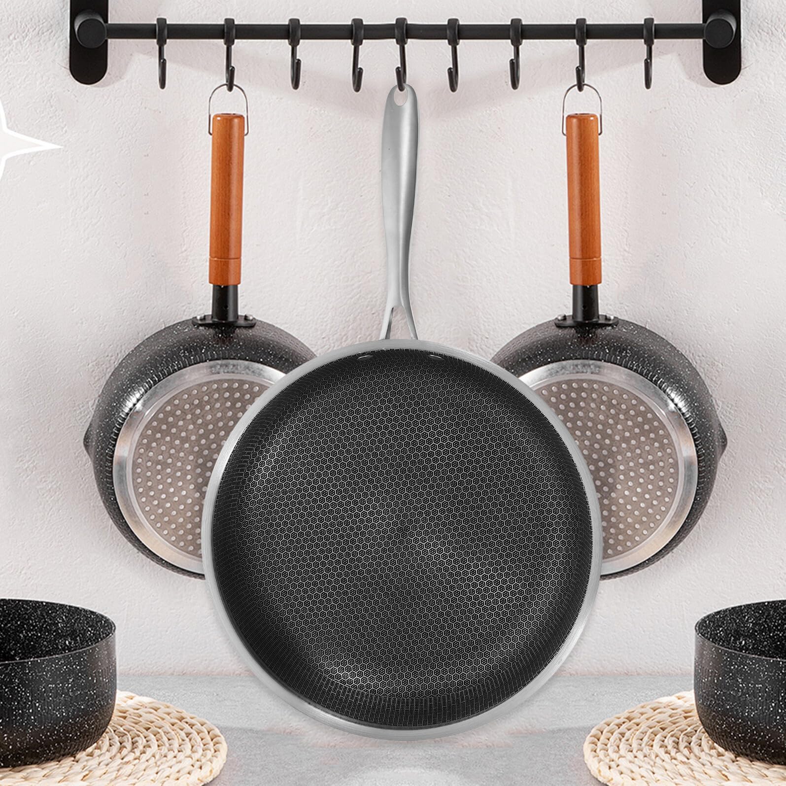 NUOBESTY Padella Antiaderente a Nido D’Ape in Acciaio Inossidabile 30 CM con Manico Ergonomico Leggera e Resistente Adatta a Piani Cottura a Induzione Gas ed Elettrici per Uso Domestico