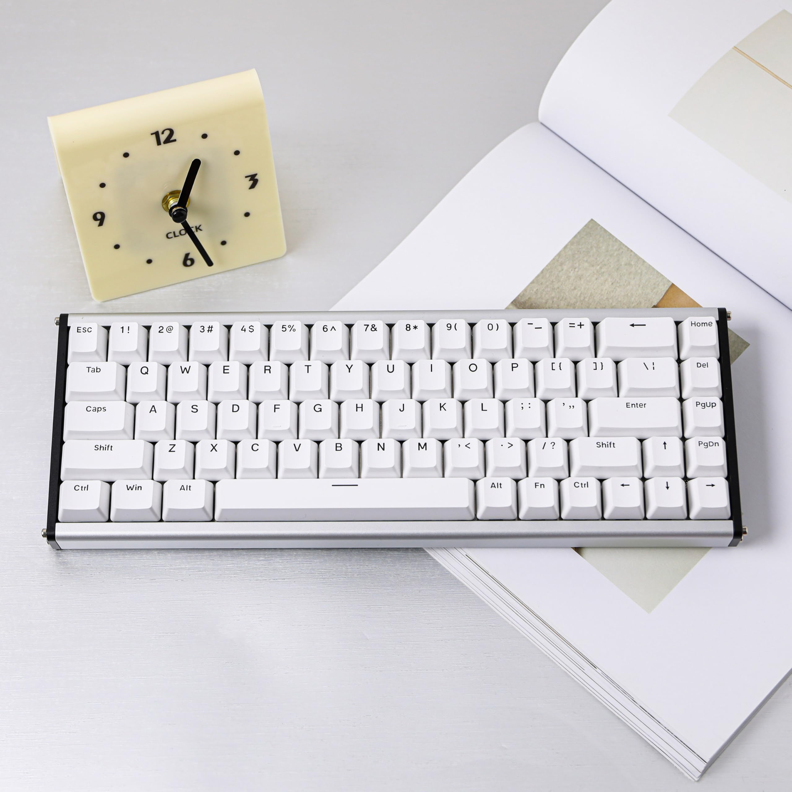 MechLands ALUX68 HE Tastiera Rapid Fast Gaming in alluminio, con interruttore magnetico, tastiera a effetto hall cablato con frequenza di polling 8K, latenza 0,125 ms, RGB (bianco, ALUX68 Plus)