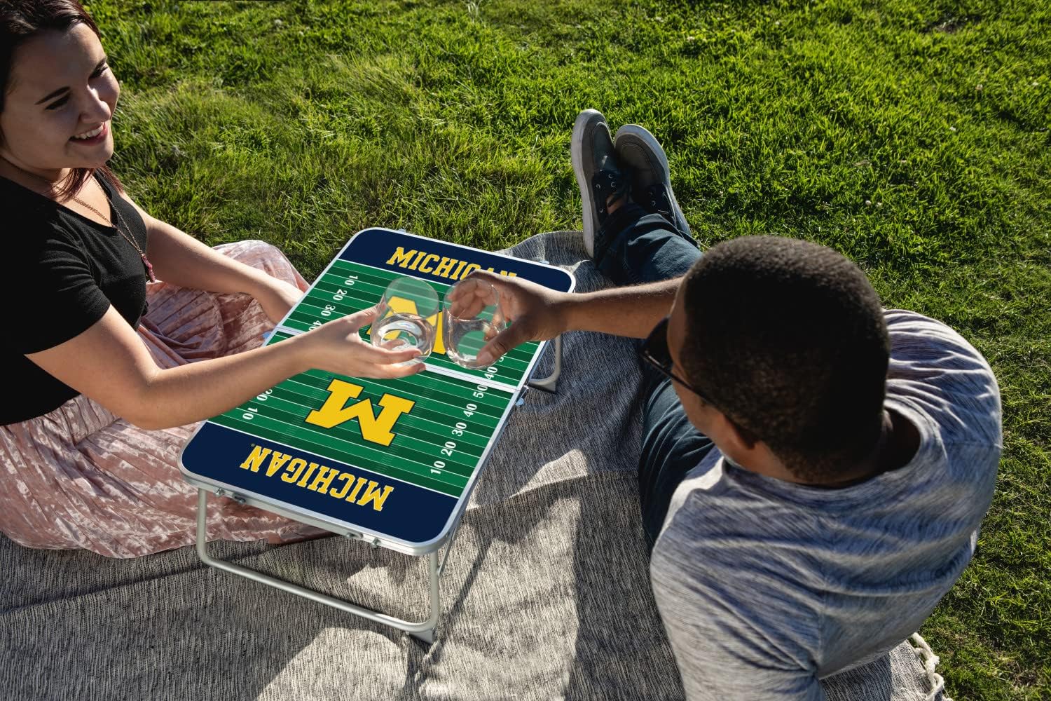 PICNIC TIME NCAA Concert Portable, Small Folding, Mini Picnic Table