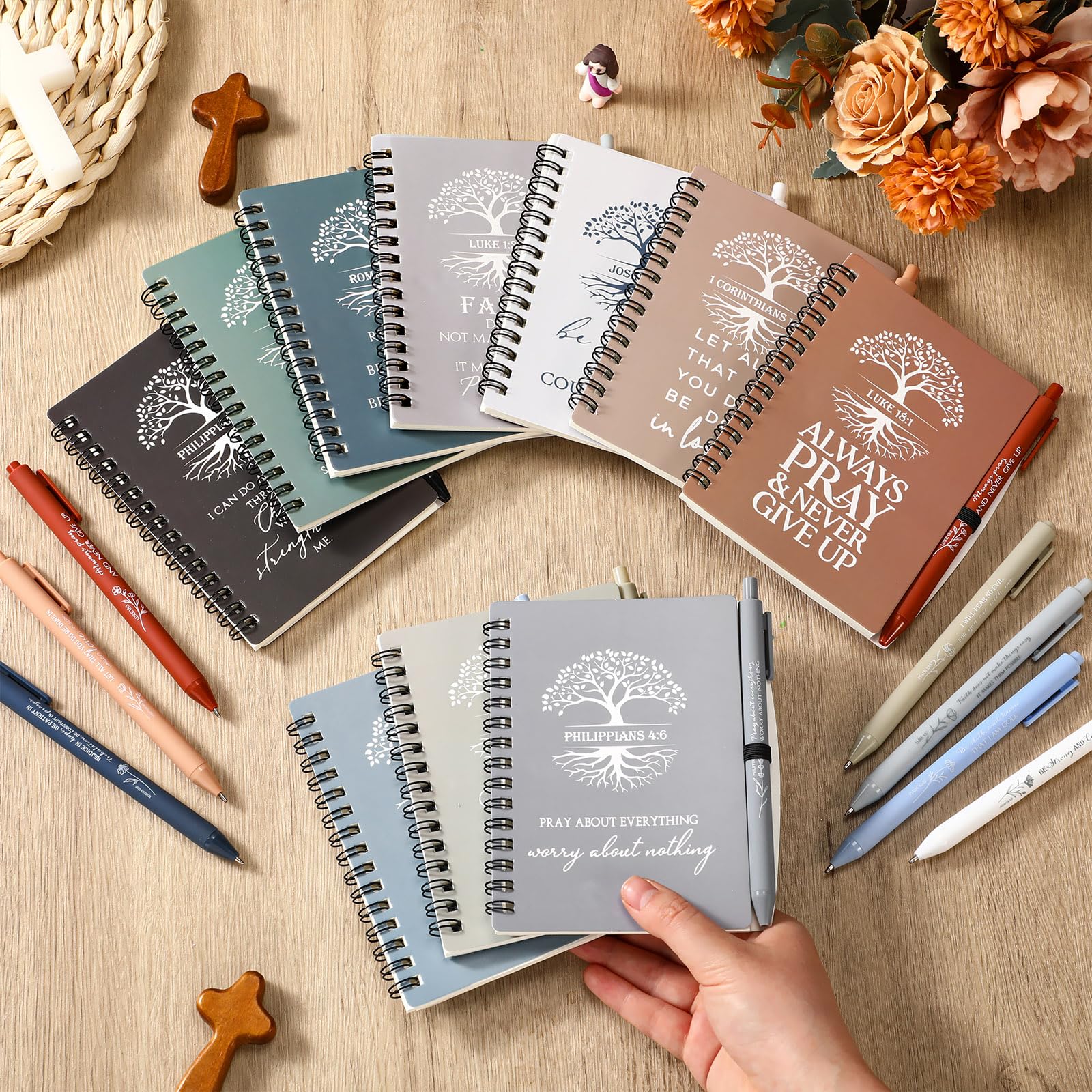 Kosiz Lot de 80 journaux de prière en vrac avec stylos, couleur bohème | Cahier à spirale arbre de vie pour homme et femme, avec versets de la Bible, cadeaux religieux pour église