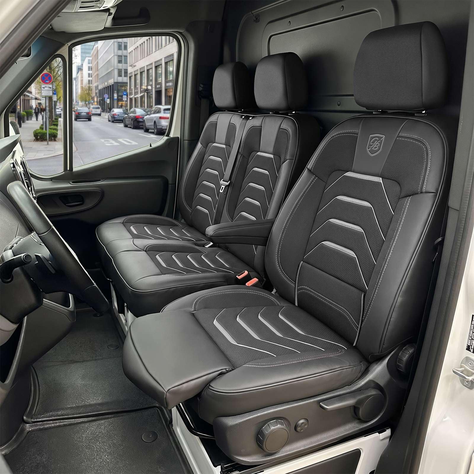 Housses de siège auto 2 + 1 pour Mercedes Sprinter 3 2018-2026 - En lin - Ensemble de sièges avant droit - Siège passager divisé - Noir/gris