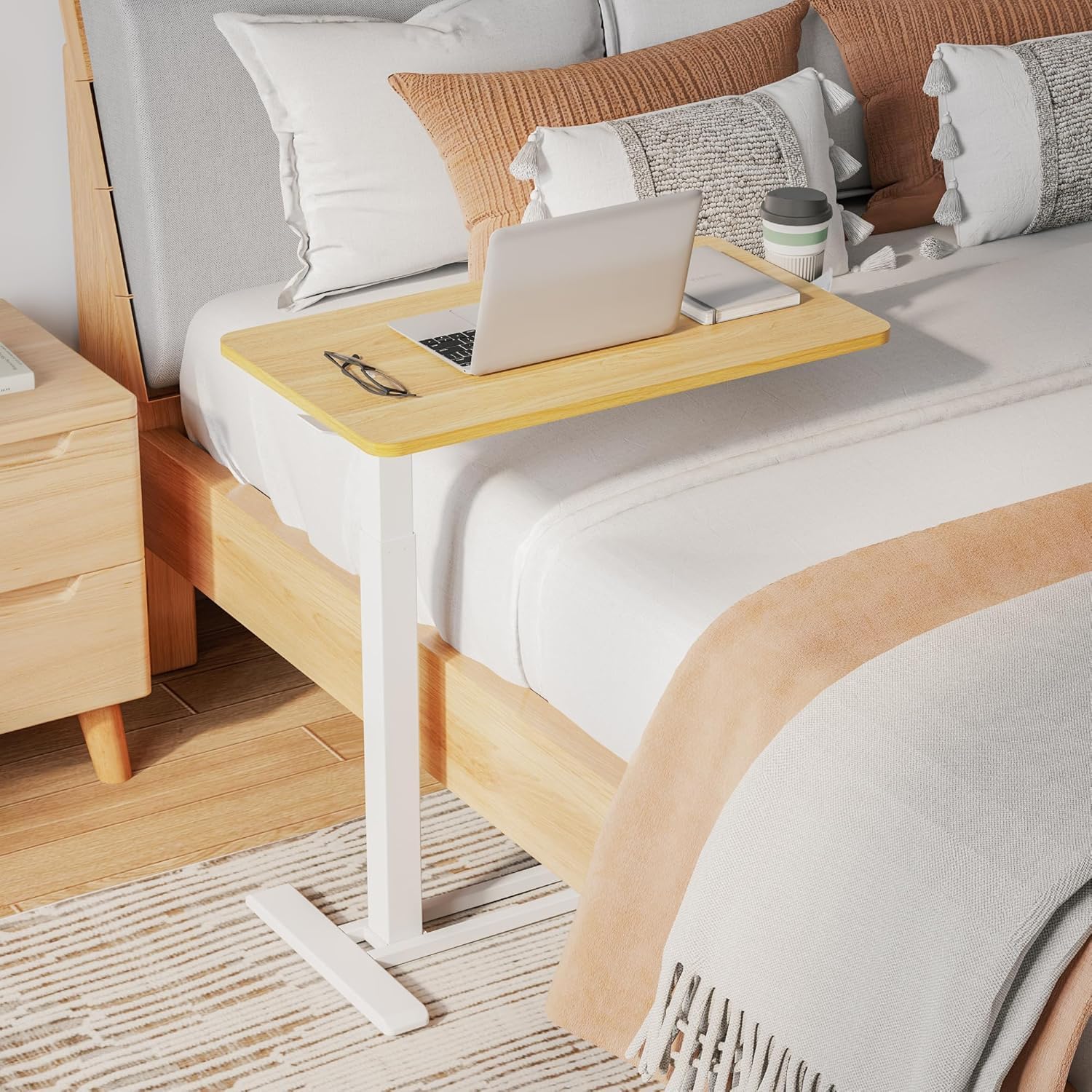 SANODESK H5 Mesa Auxiliar para Ordenador Portátil, Altura Ajustable y Diseño Móvil con Ruedas, con Portavasos, Ideal para Cama y Sofá, Acabado en Color Arce