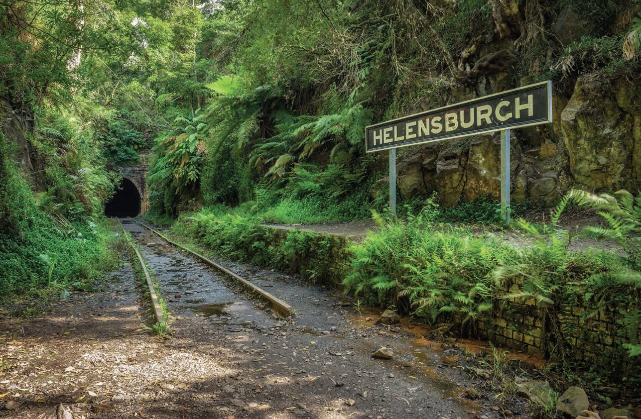 Abandoned Train Stations: Rail Stations, Yards, Signal Boxes and Track That the World Left Behind (Abandoned Places)