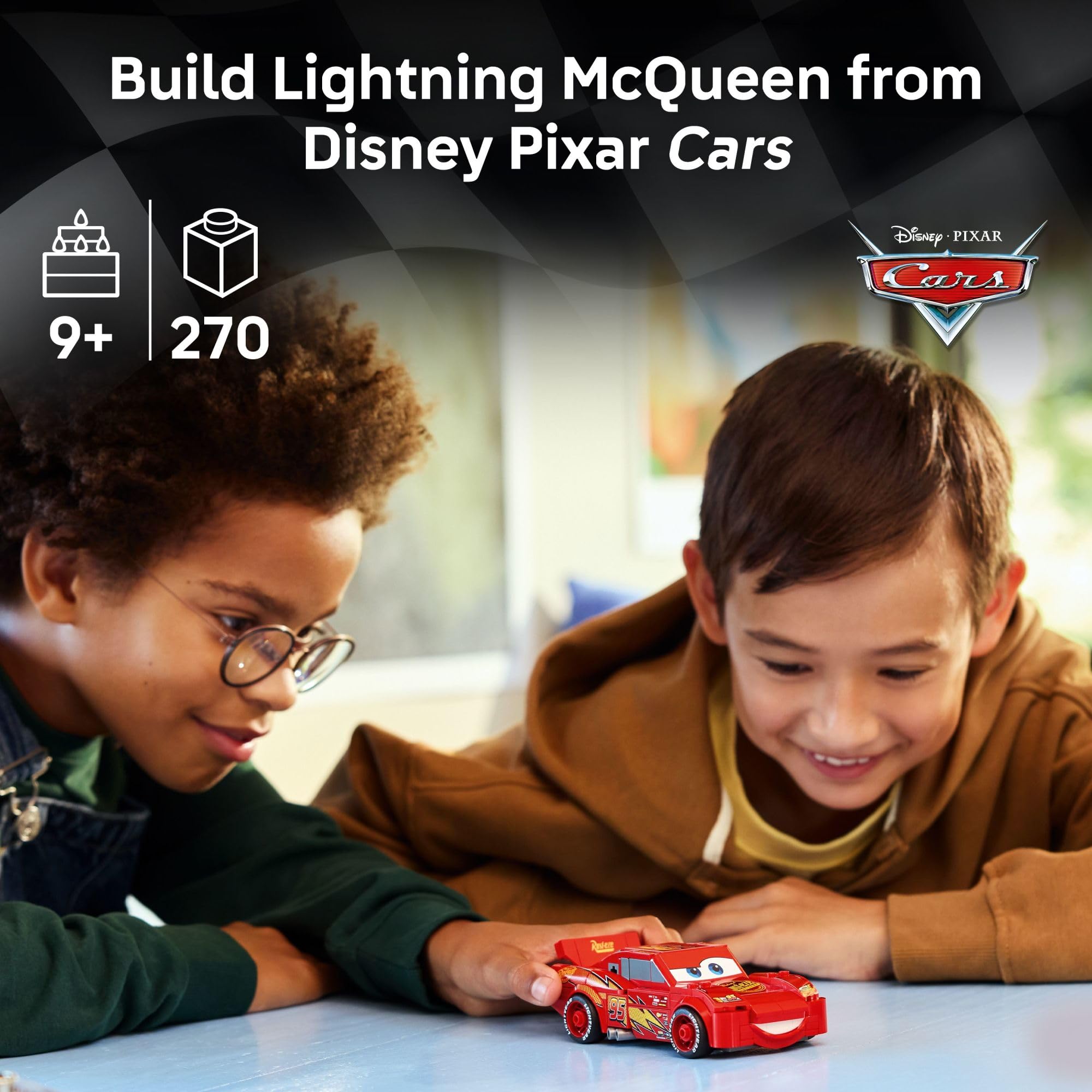 LEGO Speed Champions Lightning McQueen Juguetes - Bloques de construcción de Disney Pixar Cars para niños, niños y niñas, Edades 9+ - Juego de simulación de auto de carreras y exhibición para estante