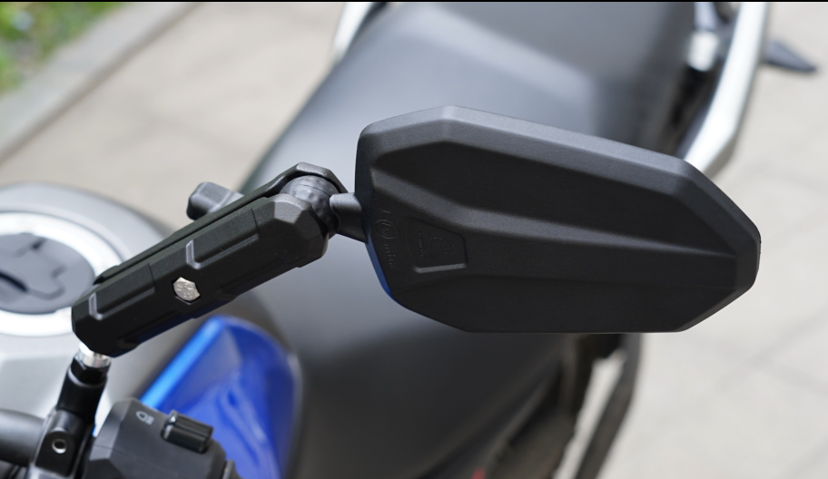 Specchietti Retrovisori Per Moto In Lega Alluminio - Girevoli 360°, Antiriflesso Blu, Universali Filetto M8, Per Scooter E Motociclette (Blu)