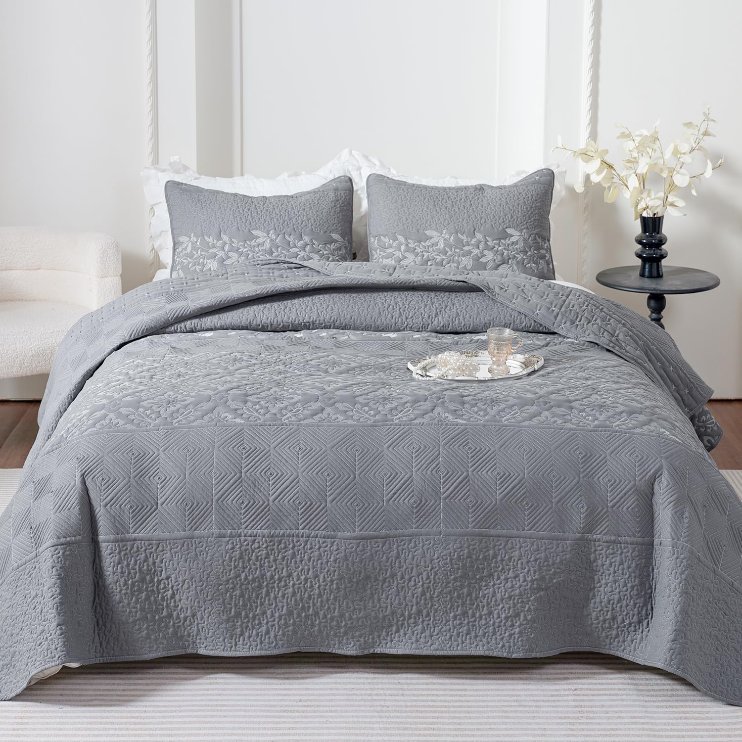 BOV Queen Quilt Bedding Set Bed Set Queen Size 92x96 Grey Microfiber Coverlet with 2 Shams Lightweight Full Size Bedspread All-Season Reversible Geometric Quilt Queen - Image 2