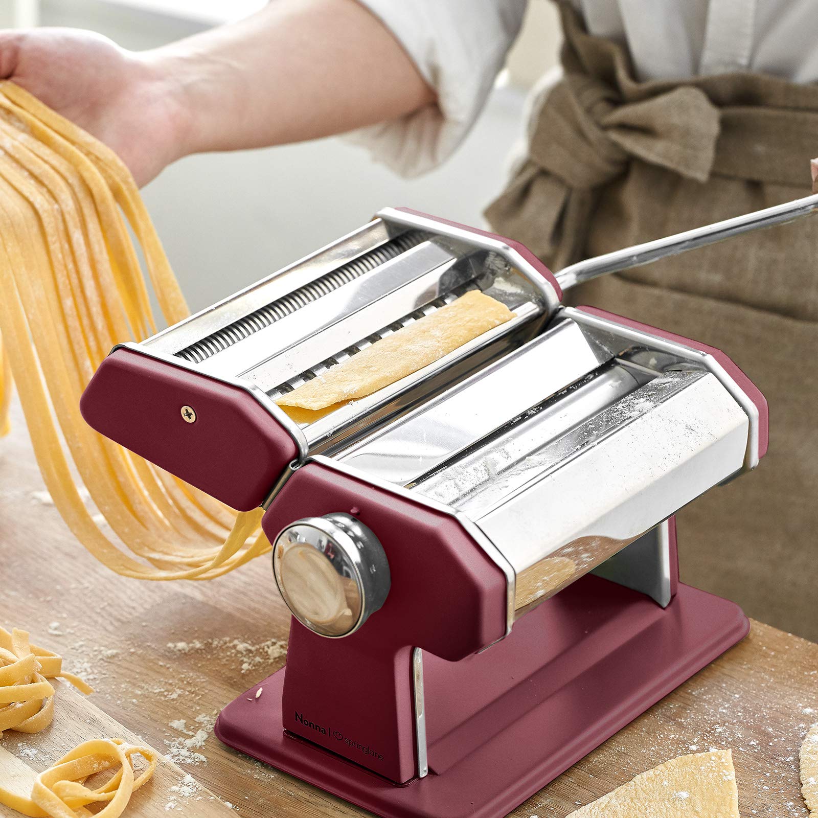 SPRINGLANE Ręczna maszynka do makaronu Nonna, stal nierdzewna, maszynka do makaronu w zestawie zeszyt z przepisami, suszarka do makaronu, nasadka linguine i 3 nasadki do krojenia spaghetti, lasagne