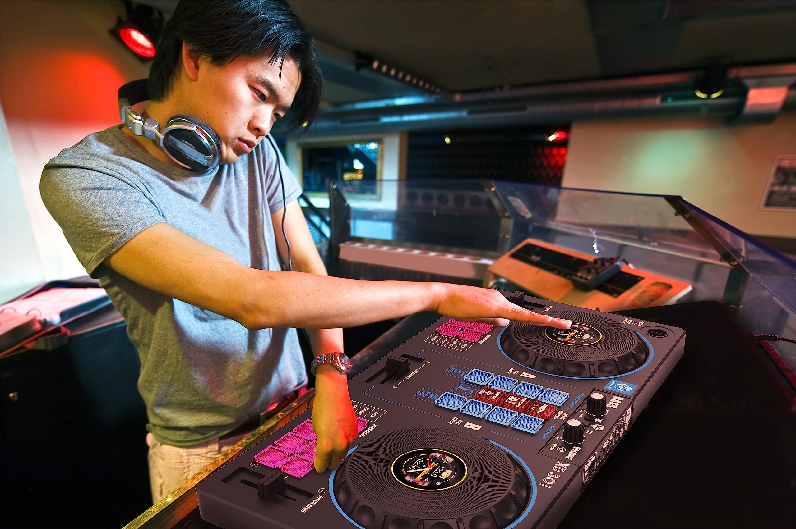 Cefa Toys Station de DJ portable avec haut-parleurs et contrôle spatial 14 en 1, avec tourne-disque, crossfader et plus de 144 combinaisons de Mix, comprend un lecteur Bluetooth et USB et une batterie